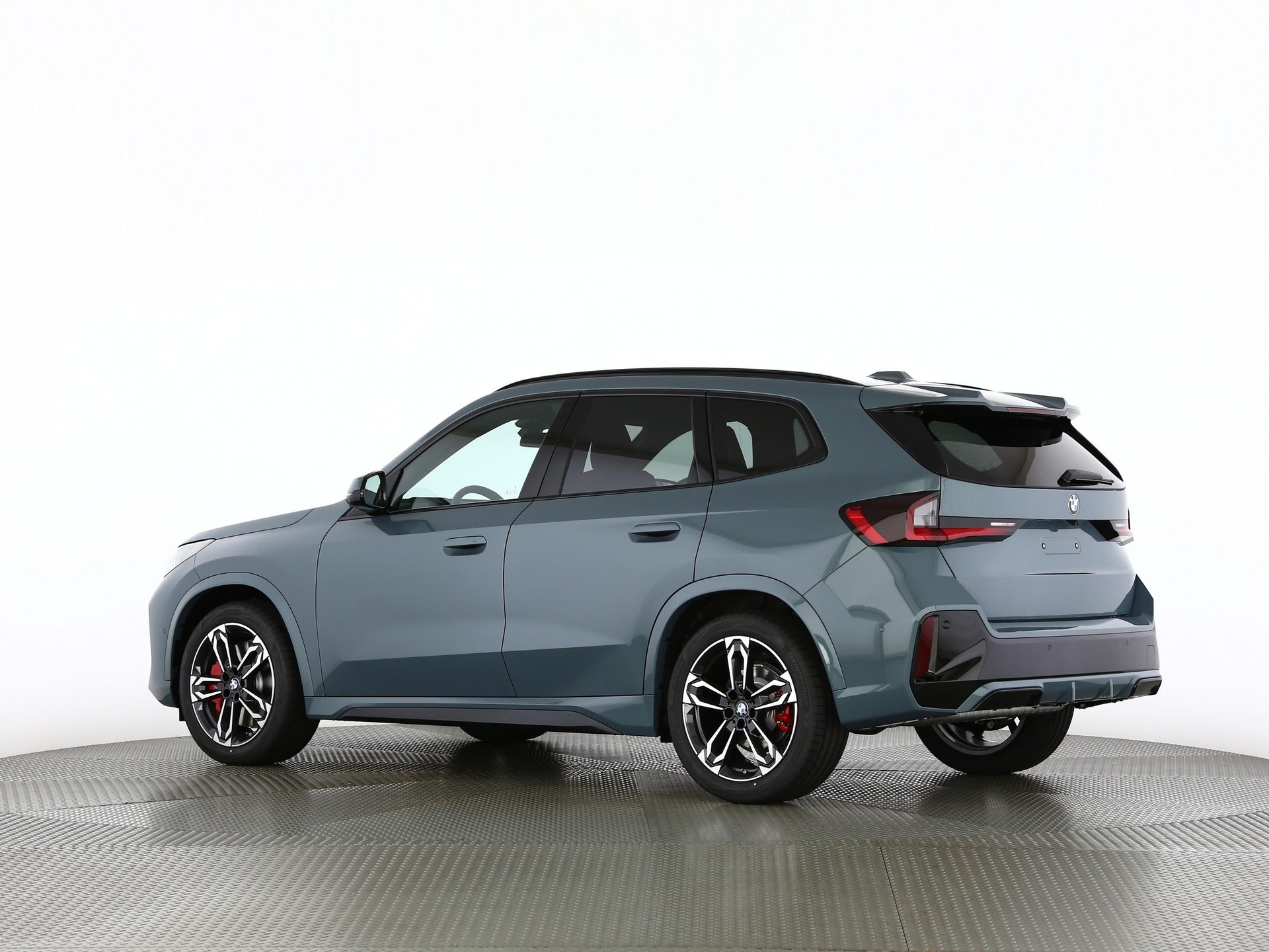 BMW X1 23i xDrive paddles-image-14