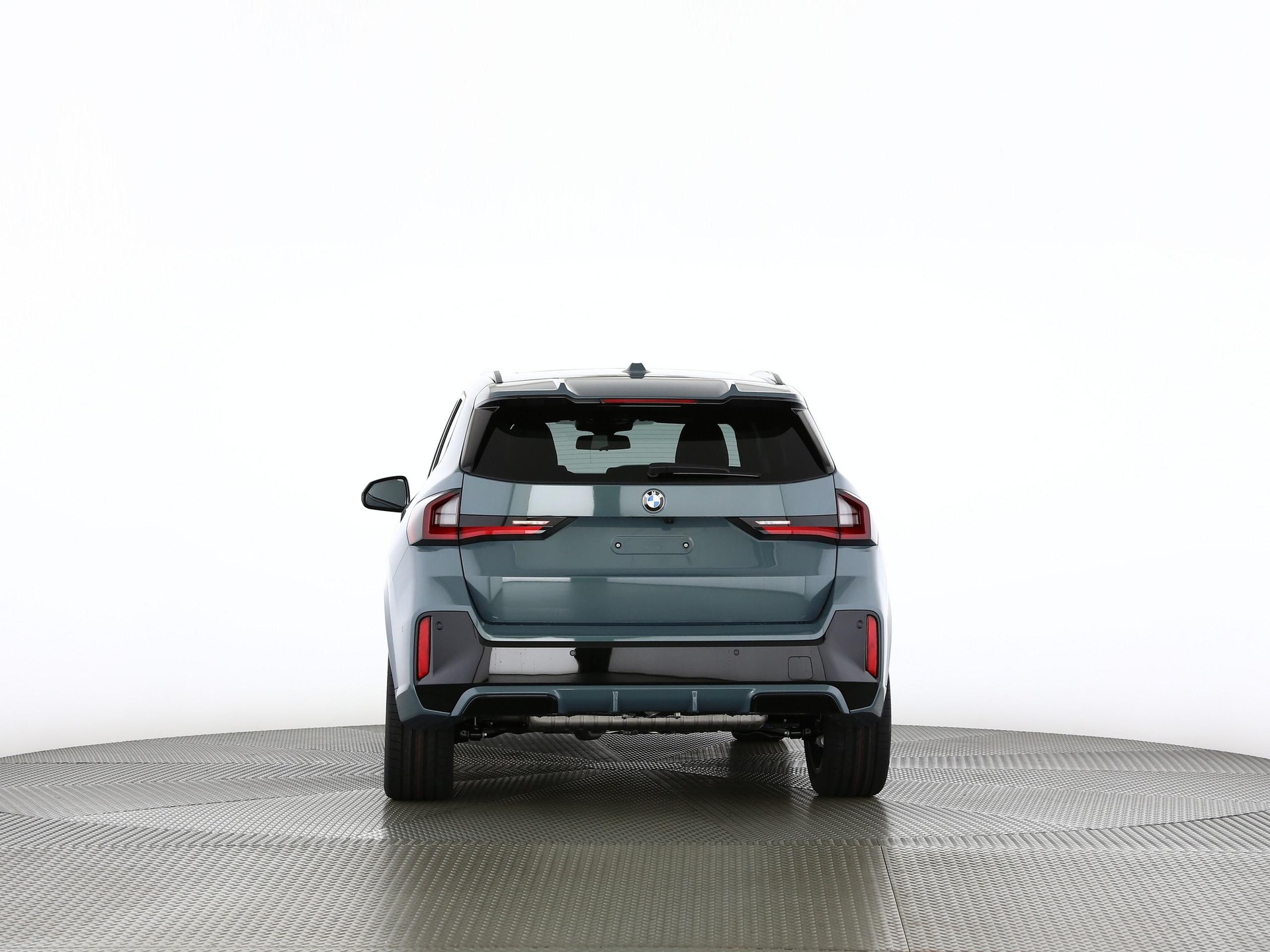 BMW X1 23i xDrive paddles-image-16