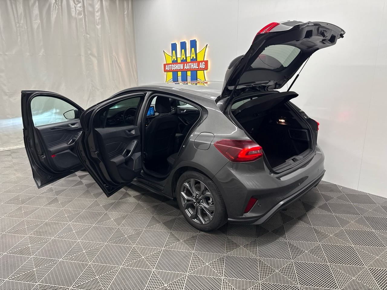 FORD Focus 1.0 MHEV ST-Line Automat-image-12