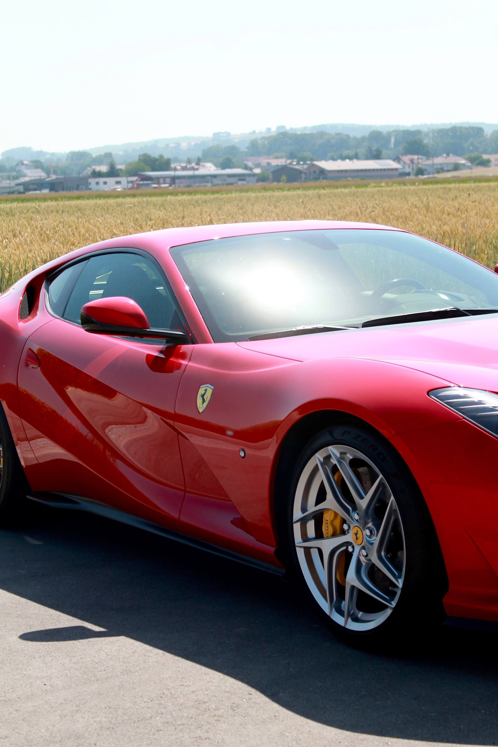FERRARI 812 Superfast-image-1