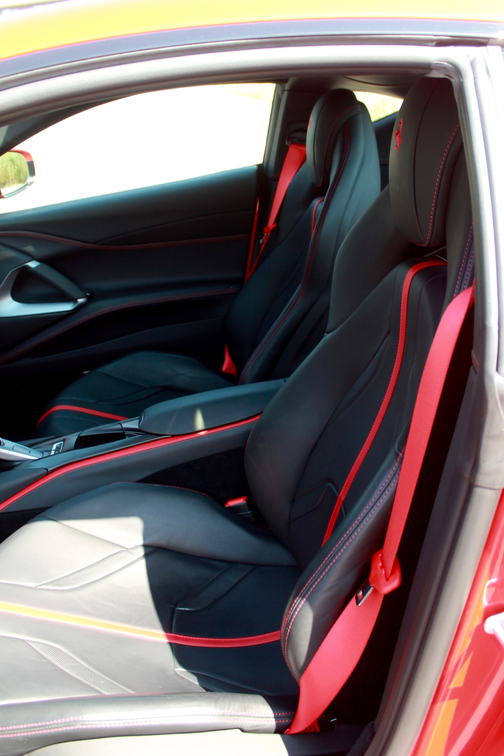 FERRARI 812 Superfast-image-8