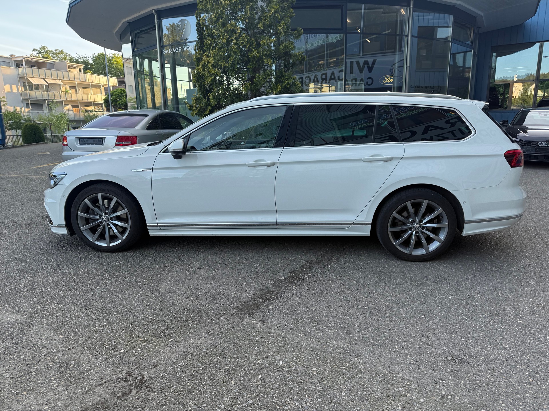 VW Passat Variant 2.0 TDI BMT High. DSG 4Motion-image-7