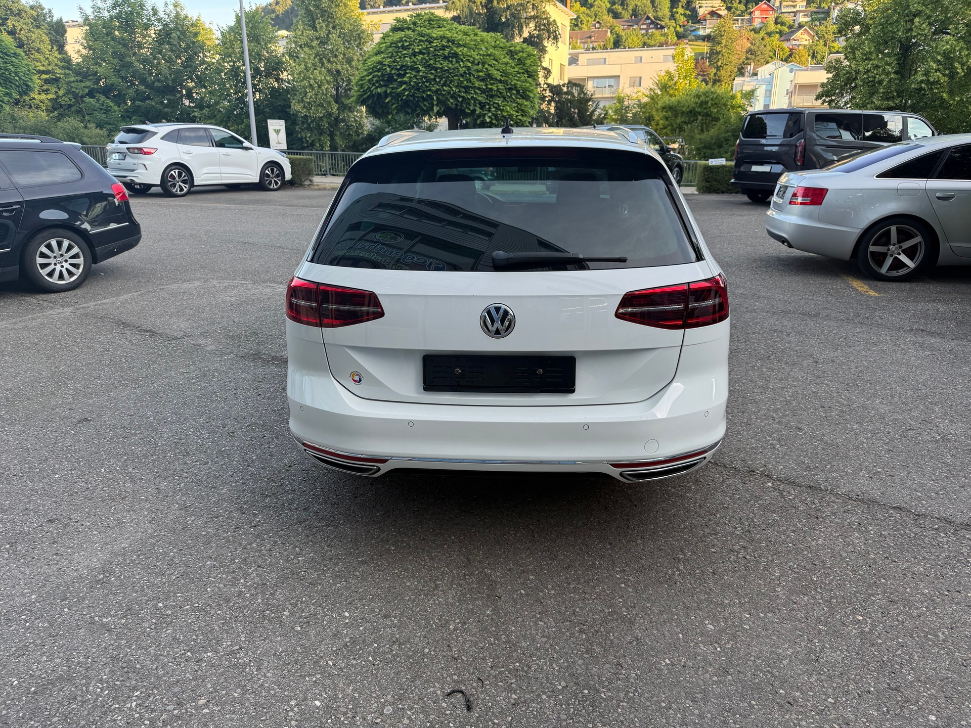 VW Passat Variant 2.0 TDI BMT High. DSG 4Motion-image-5