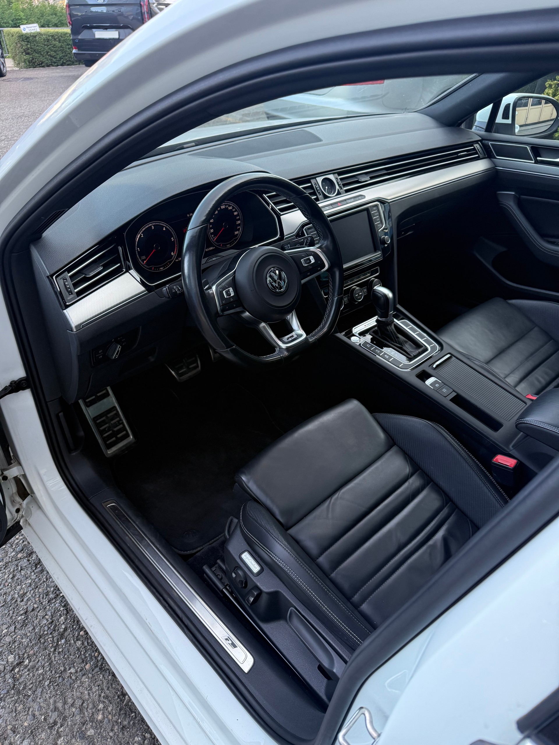 VW Passat Variant 2.0 TDI BMT High. DSG 4Motion-image-8