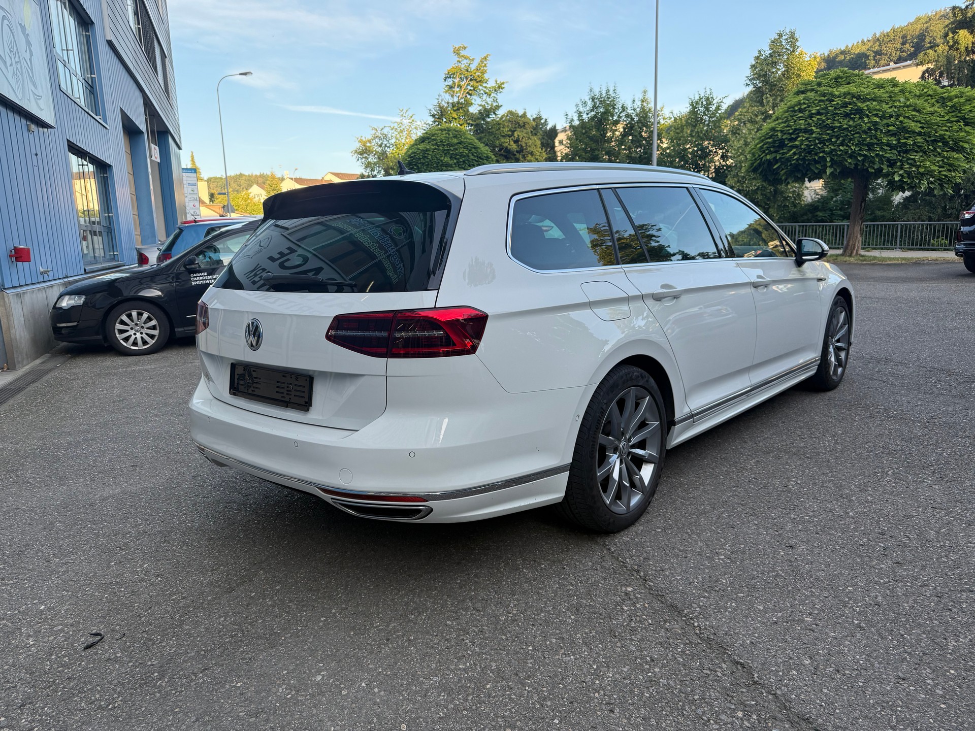 VW Passat Variant 2.0 TDI BMT High. DSG 4Motion-image-4