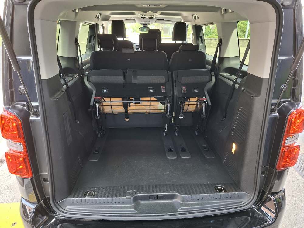 PEUGEOT Traveller Standard 2.0 BlueHDi 180 Business S/S-image-10