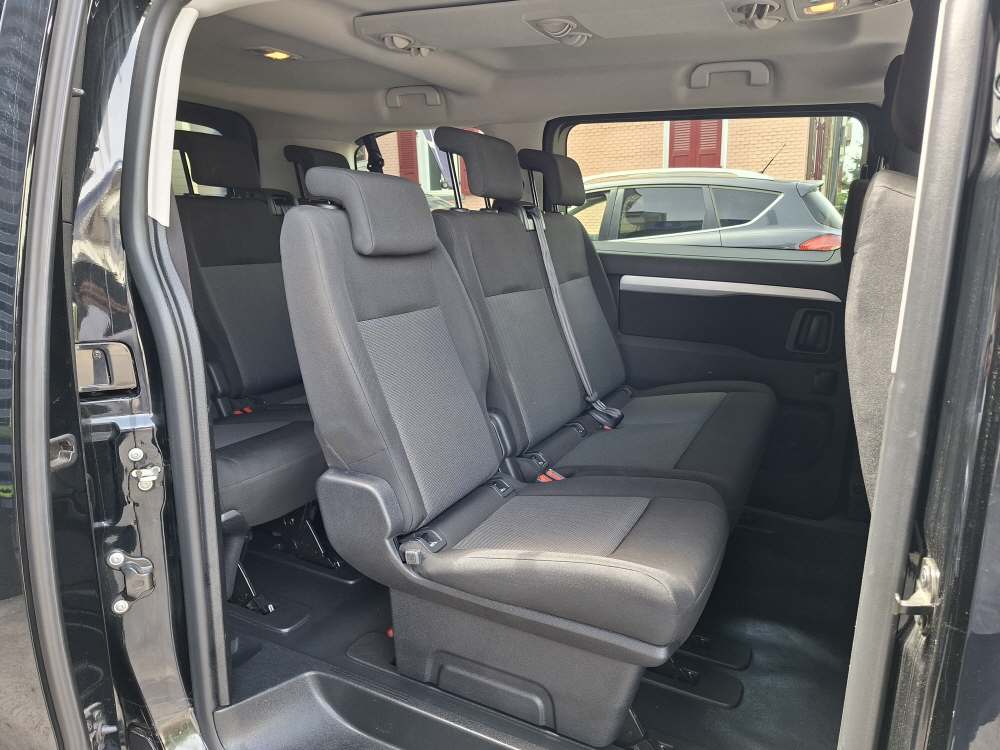 PEUGEOT Traveller Standard 2.0 BlueHDi 180 Business S/S-image-18