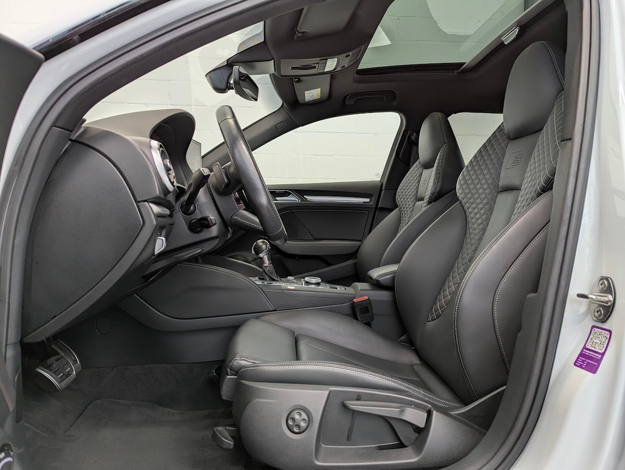 AUDI S3 Sportback 2.0 T FSI quattro S-Tronic*CH-AUTO FULL BLACK-PACK S-SITZE PANO CAM B&O ASSISTS MATRIX*-image-4