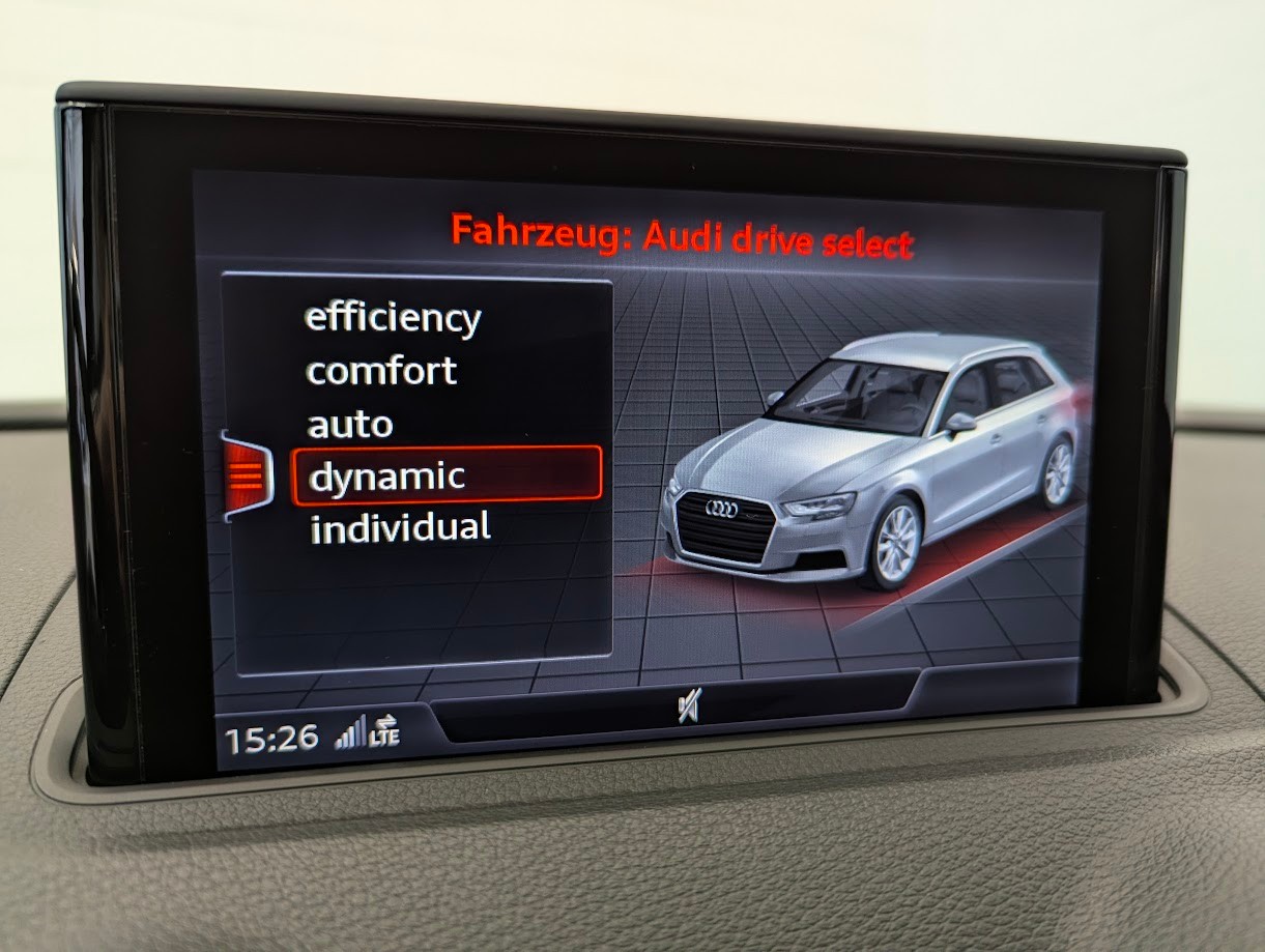 AUDI S3 Sportback 2.0 T FSI quattro S-Tronic*CH-AUTO FULL BLACK-PACK S-SITZE PANO CAM B&O ASSISTS MATRIX*-image-14