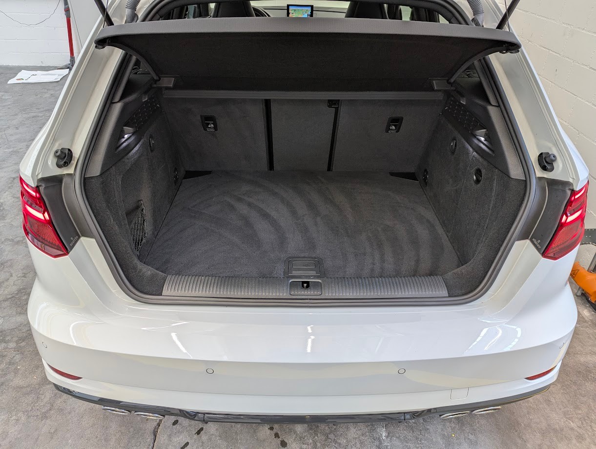 AUDI S3 Sportback 2.0 T FSI quattro S-Tronic*CH-AUTO FULL BLACK-PACK S-SITZE PANO CAM B&O ASSISTS MATRIX*-image-30