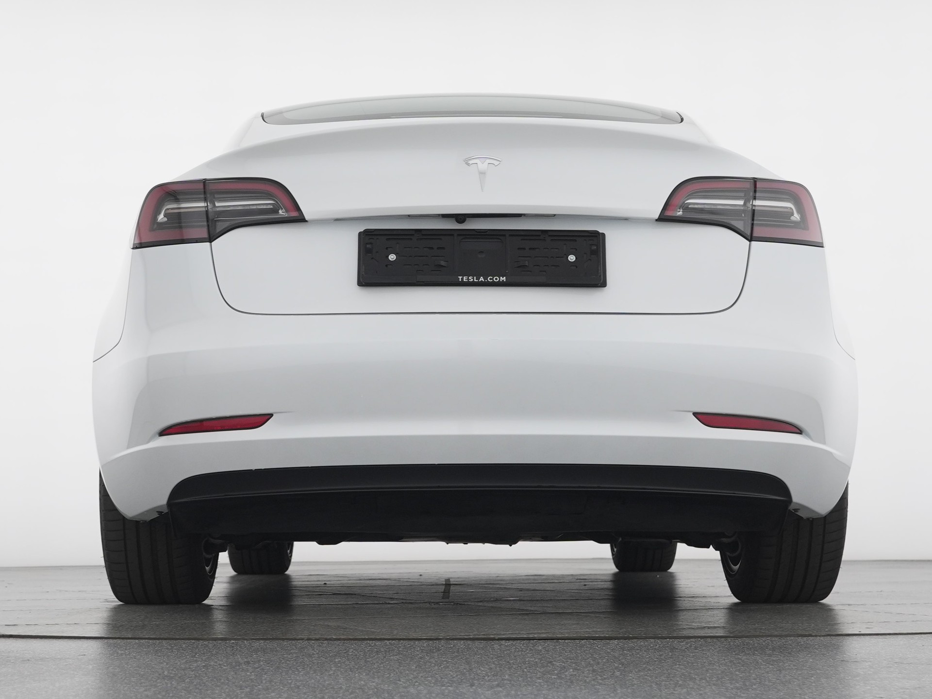 TESLA TESLA Model 3 Standard Range Plus Rear-Wheel Drive-image-4