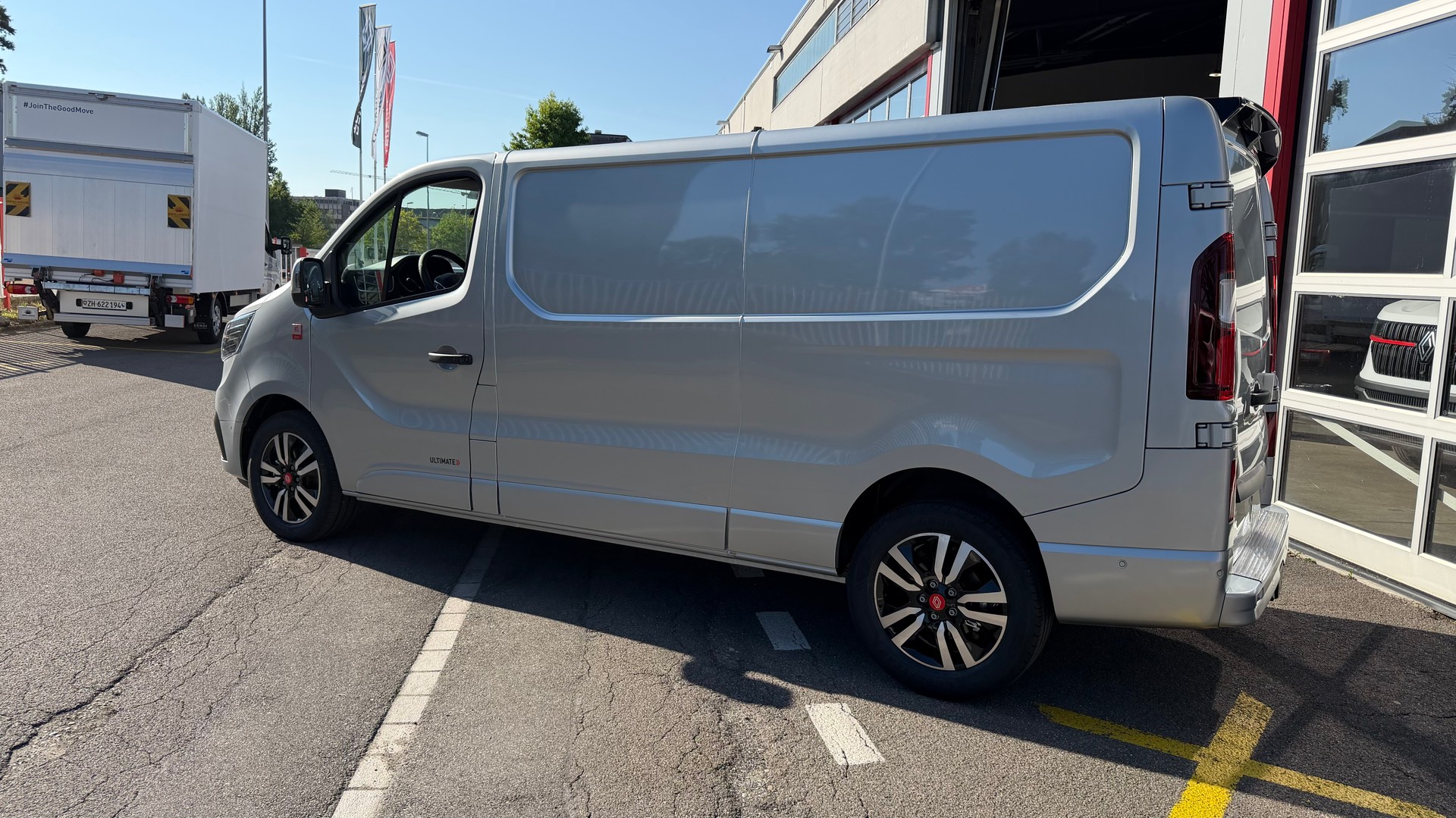 RENAULT Trafic Ultimate L2H1-image-3