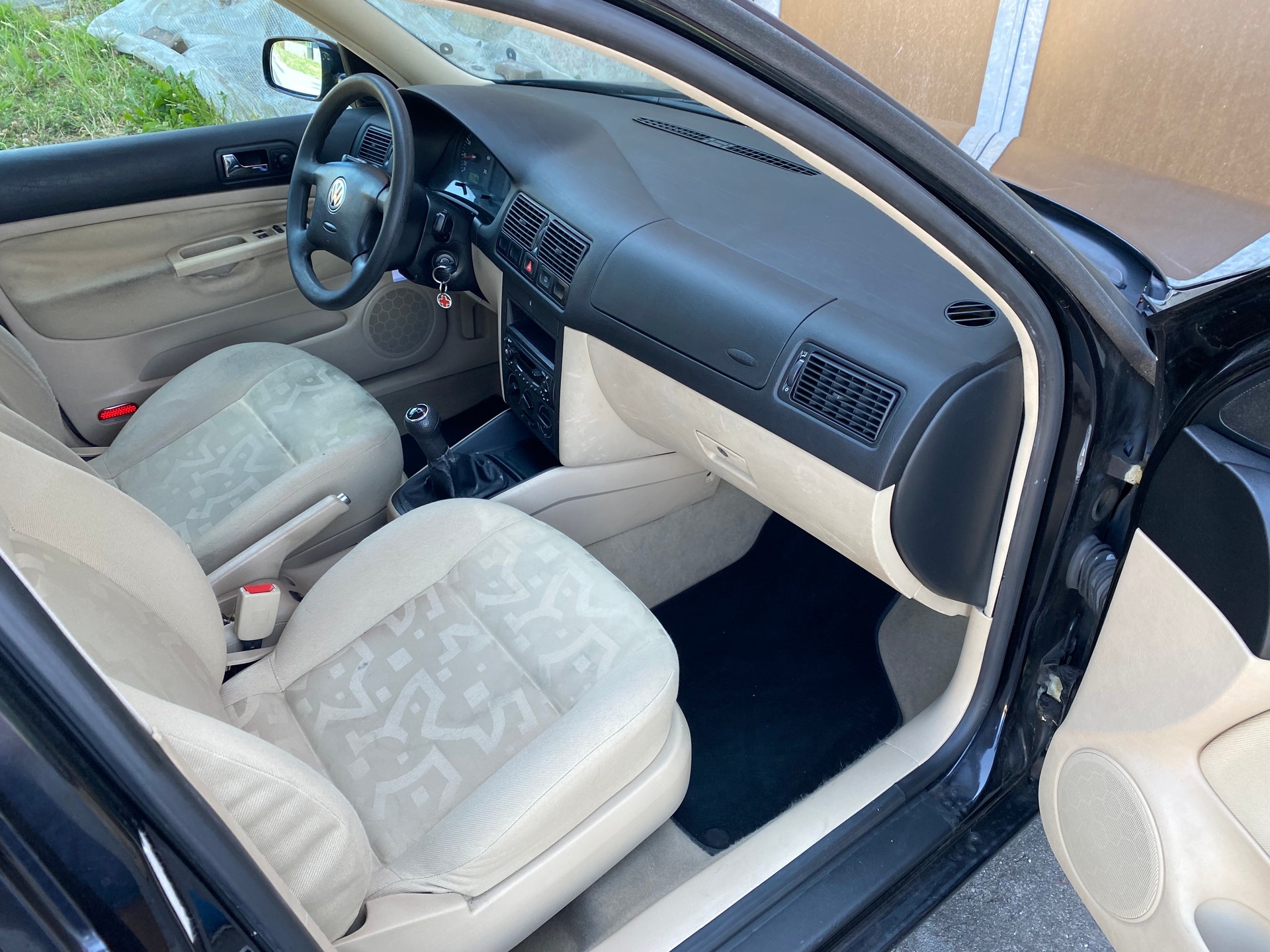 VW Golf 1.6 Trendline-image-8