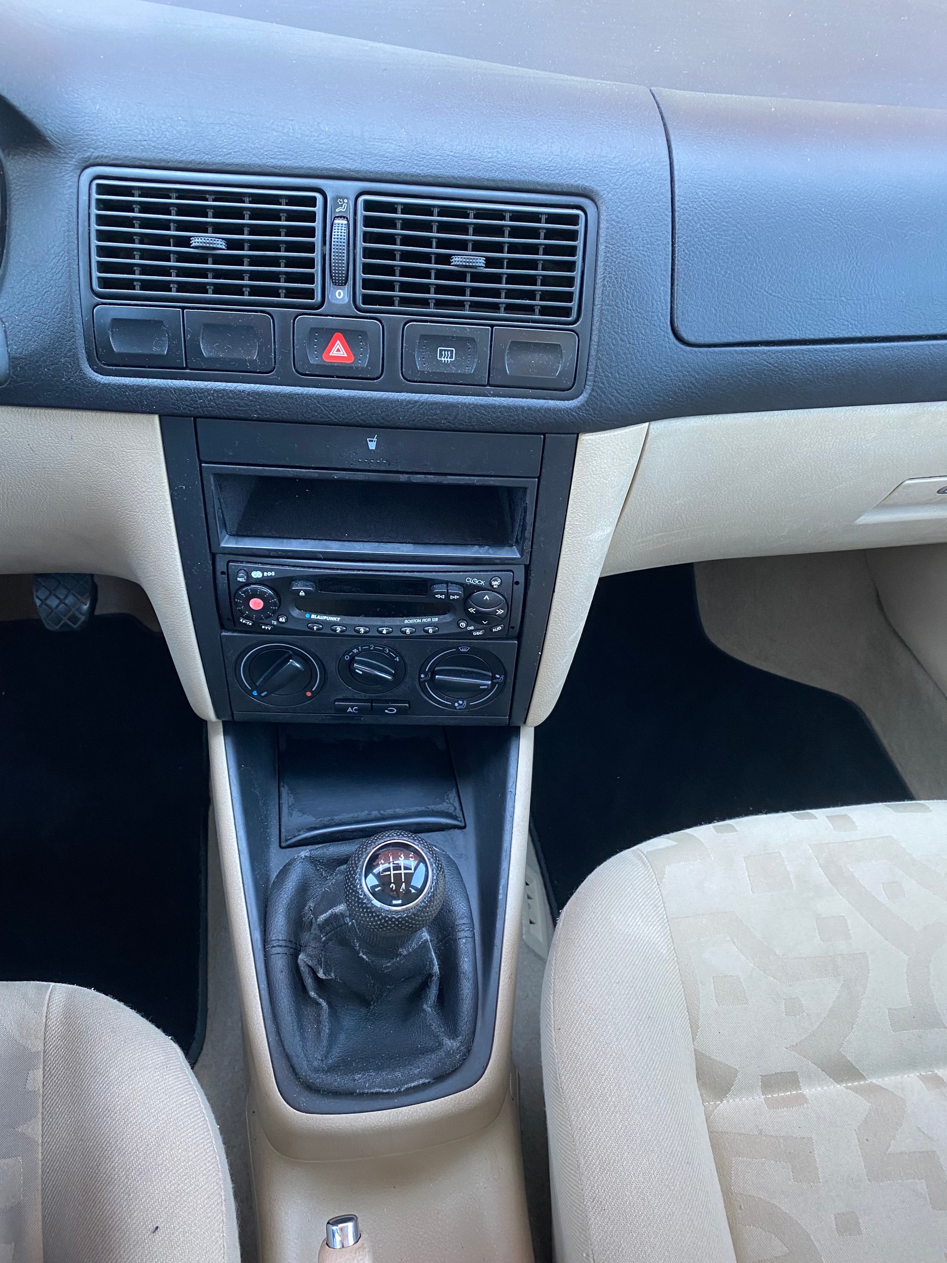 VW Golf 1.6 Trendline-image-9