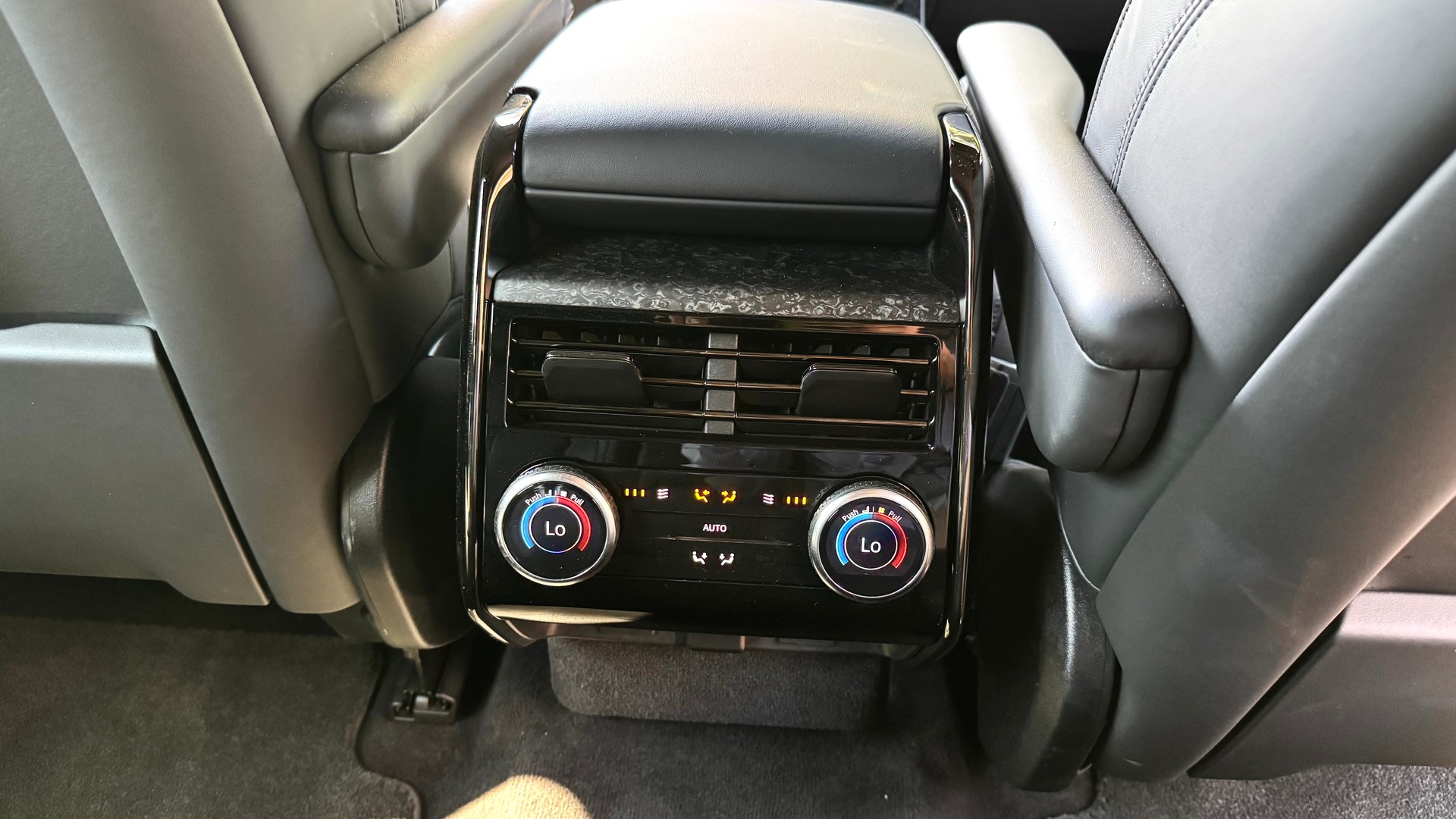 LAND ROVER Range Rover Sport P530 4.4 V8 First Edition Automatic-image-13