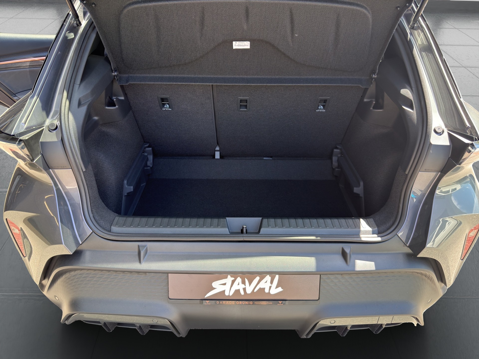 CUPRA Raval 52 kWh Dynamic+ Launch Edition-image-12