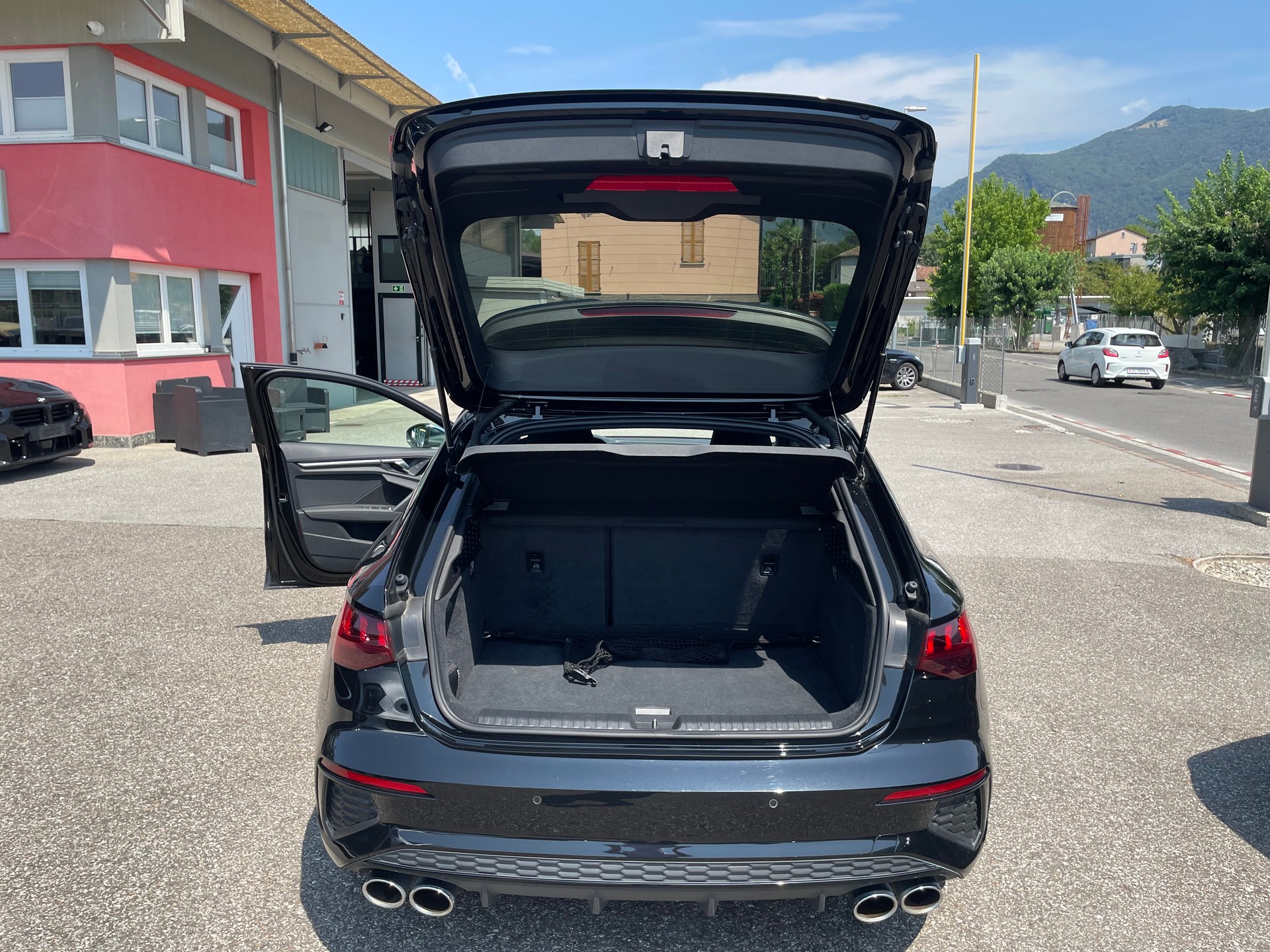 AUDI S3 Sportback 2.0 TFSI quattro S-tronic-image-12