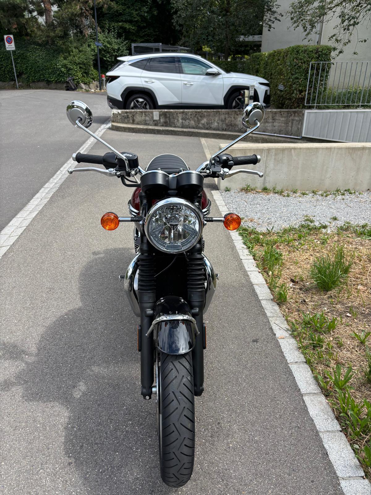 TRIUMPH Bonneville T120-showroom-element-1