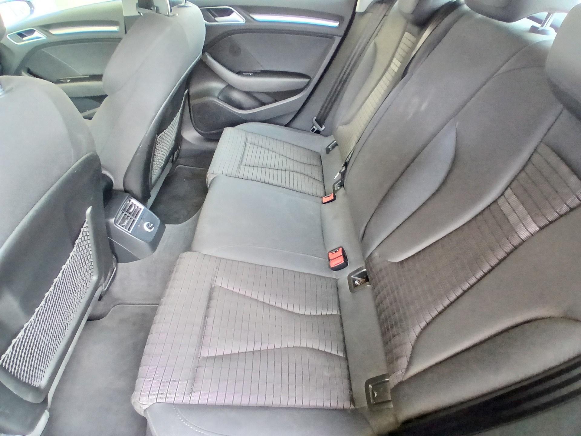 AUDI A3 Sportback 1.4 e-tron Sport S-tronic-image-13