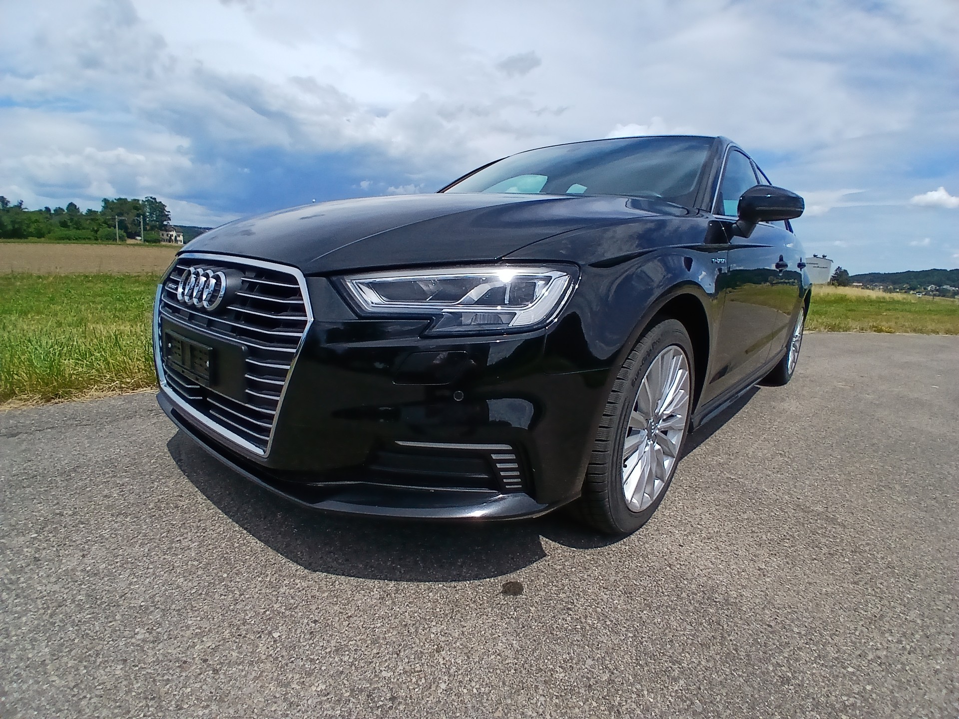 AUDI A3 Sportback 1.4 e-tron Sport S-tronic-image-0