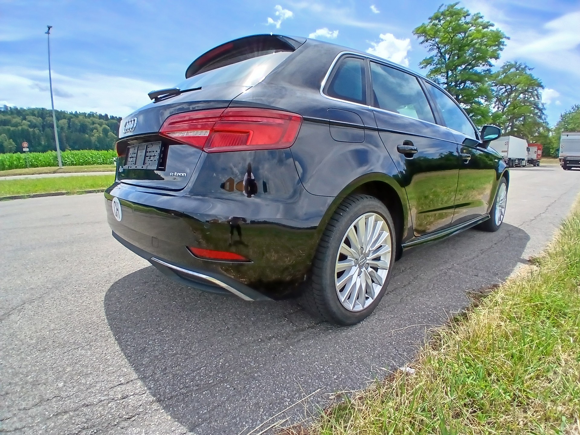 AUDI A3 Sportback 1.4 e-tron Sport S-tronic-image-4