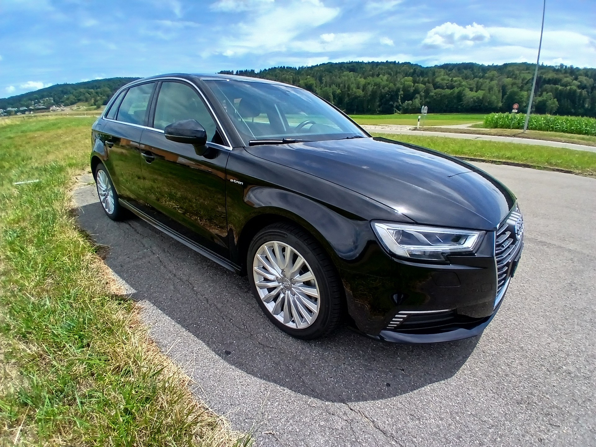 AUDI A3 Sportback 1.4 e-tron Sport S-tronic-image-6