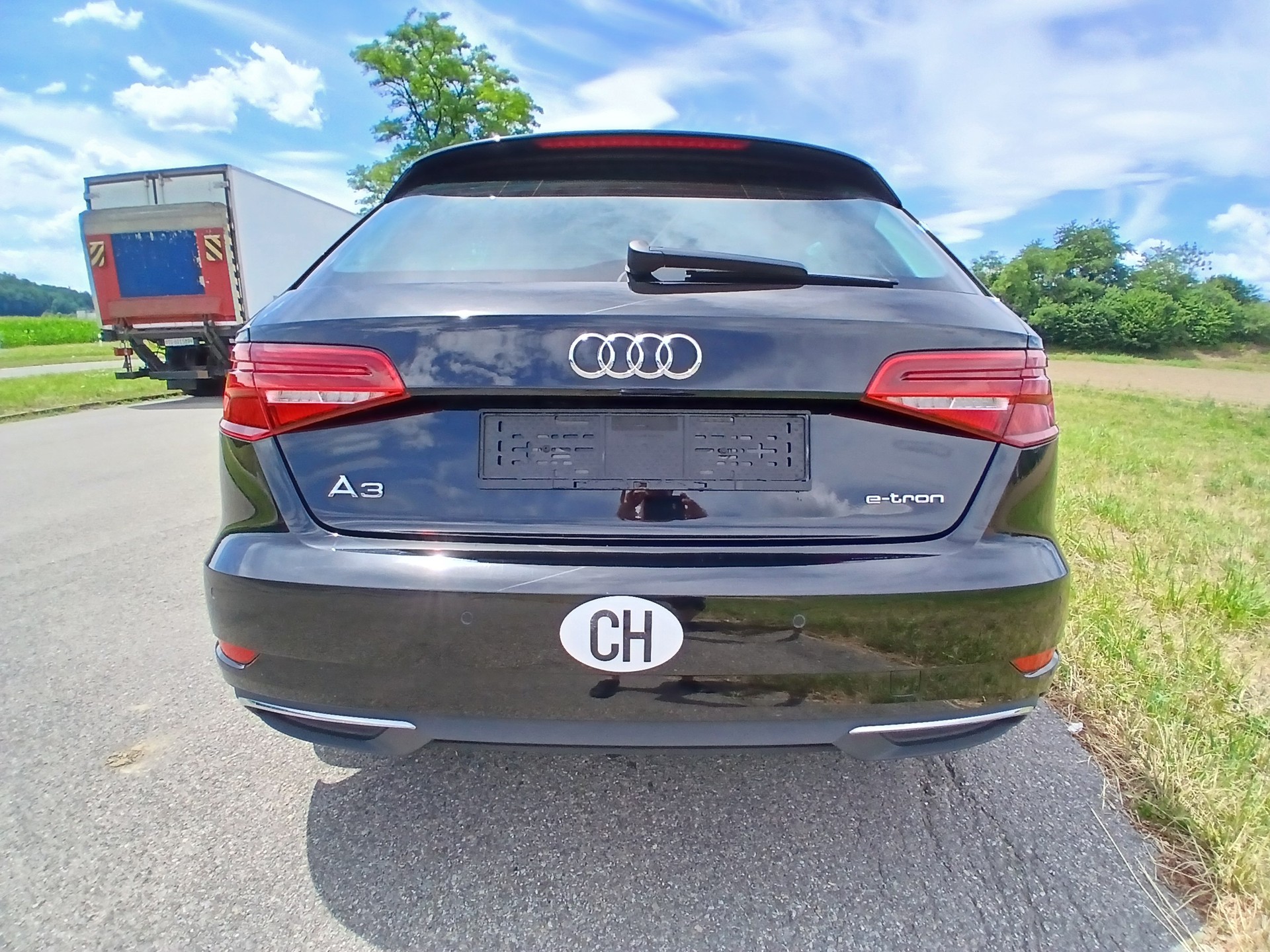 AUDI A3 Sportback 1.4 e-tron Sport S-tronic-image-3