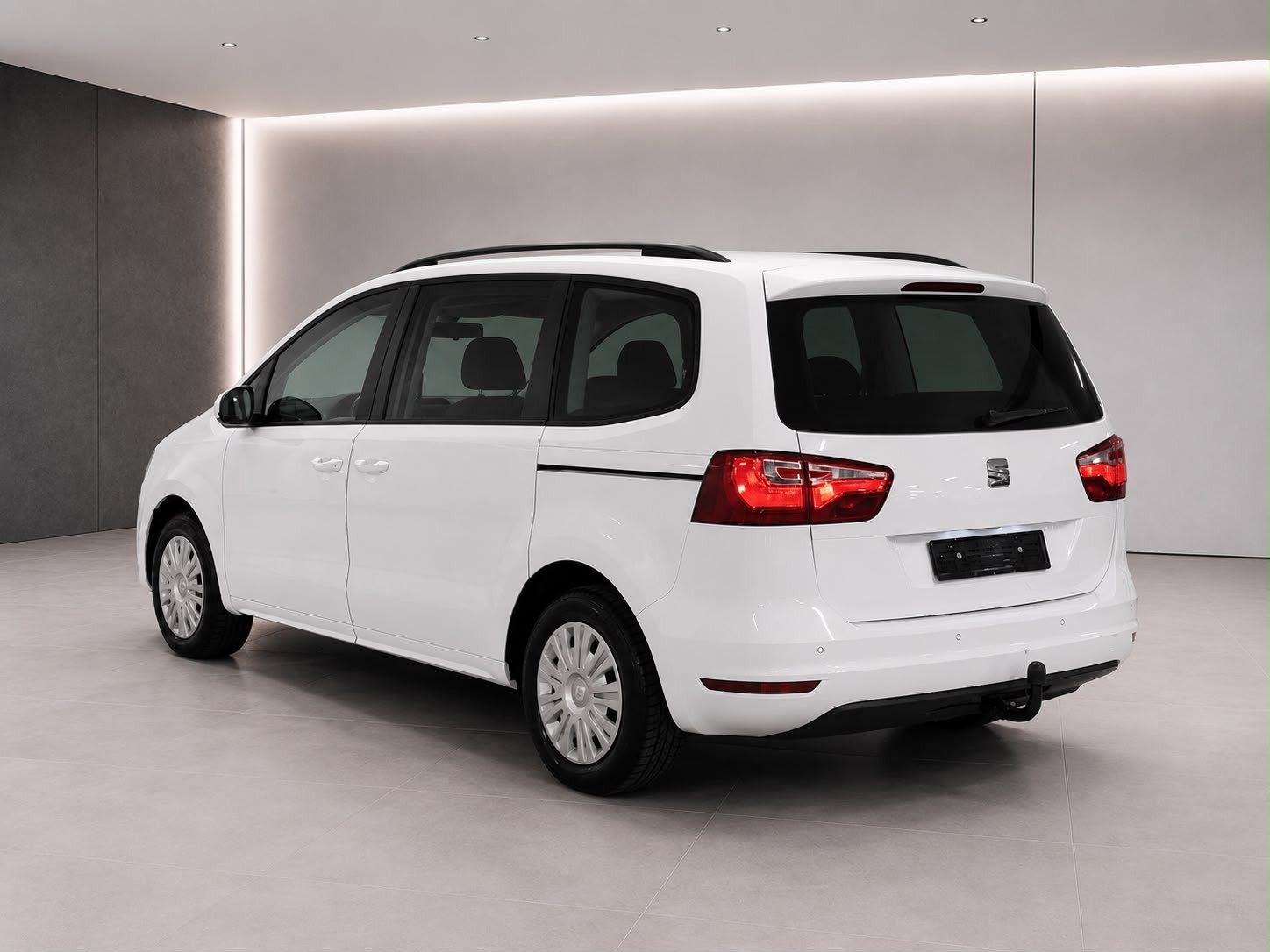 SEAT Alhambra 2.0 TDI DSG 7 Plätzer mit AHK.-image-2