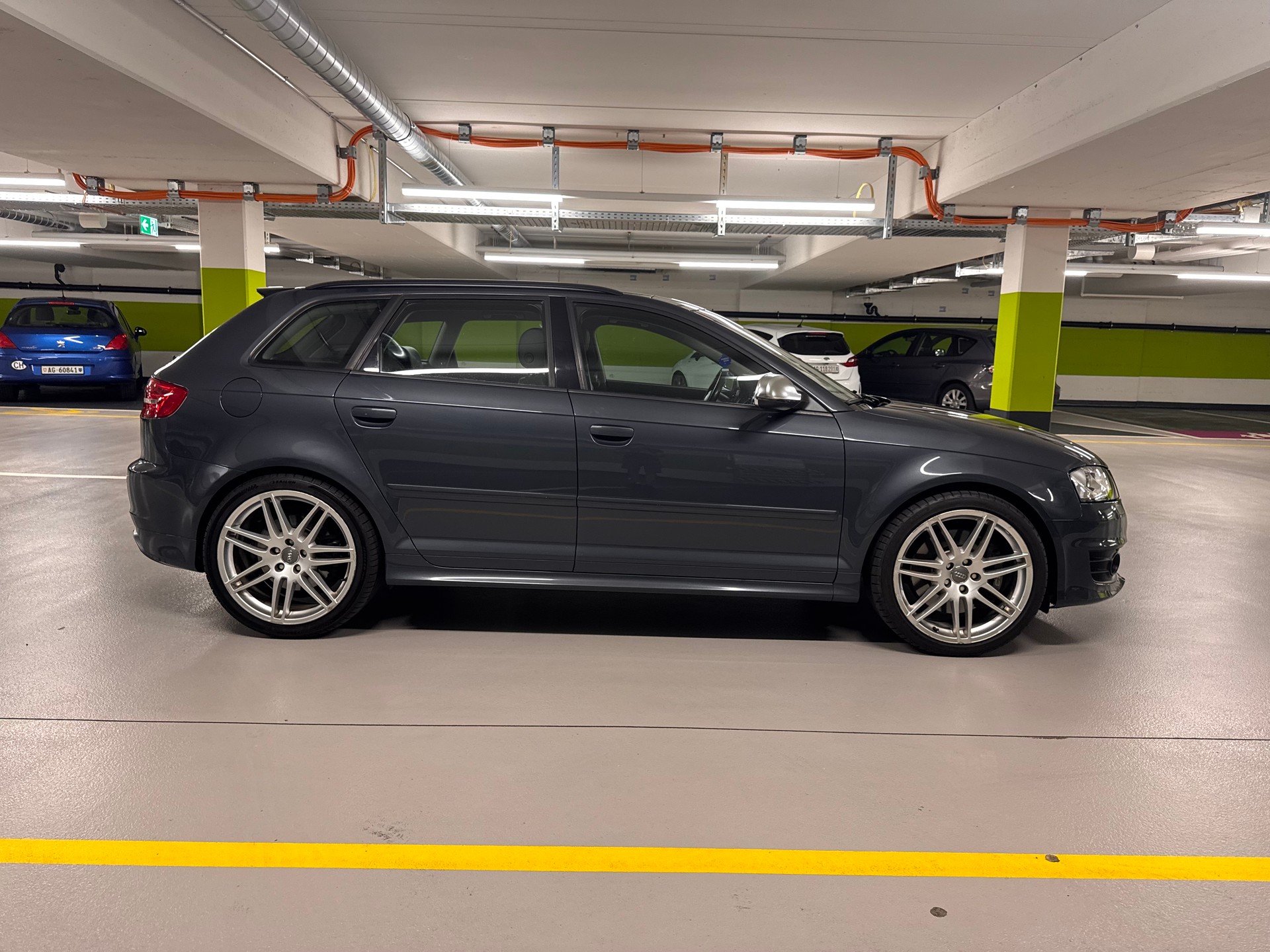 AUDI S3 Sportback 2.0 TFSI quattro-image-3