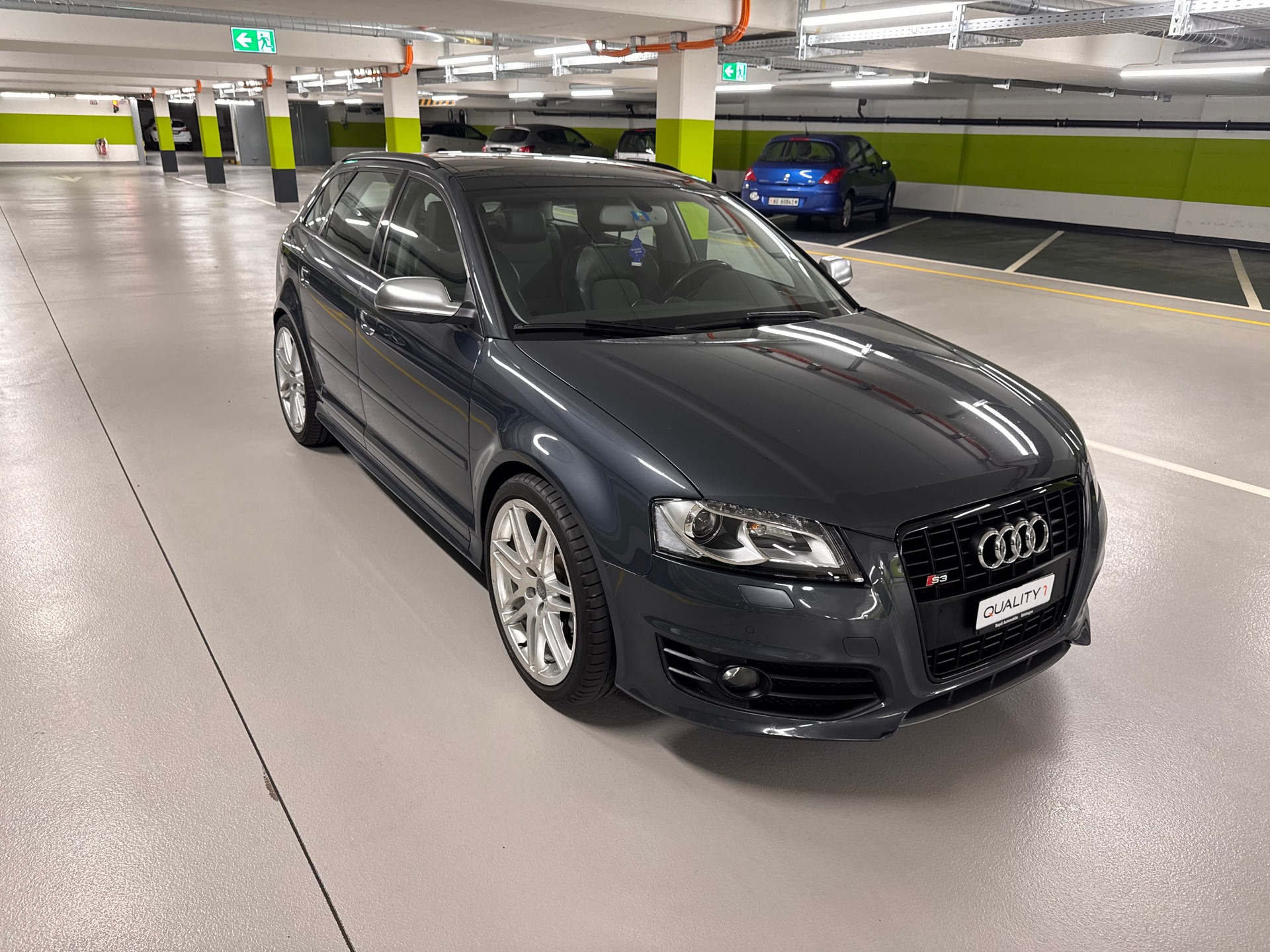 AUDI S3 Sportback 2.0 TFSI quattro-image-2