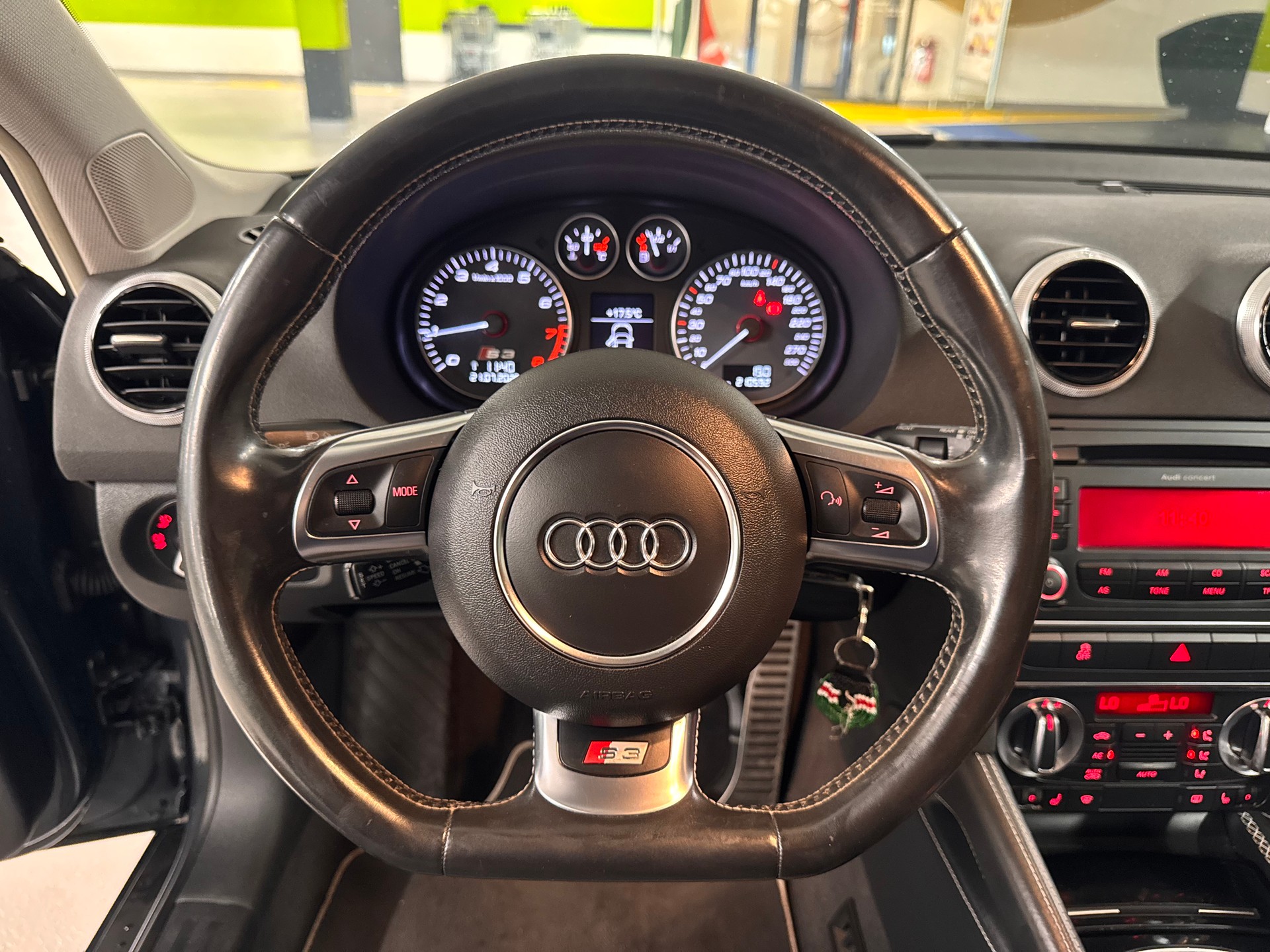 AUDI S3 Sportback 2.0 TFSI quattro-image-12