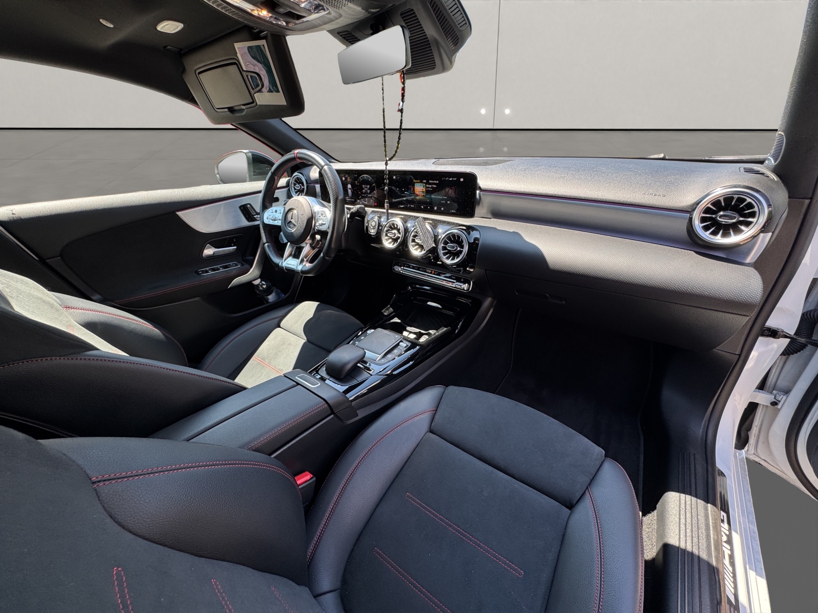 MERCEDES-BENZ A-Klasse W177 A 35 AMG 4matic-image-8
