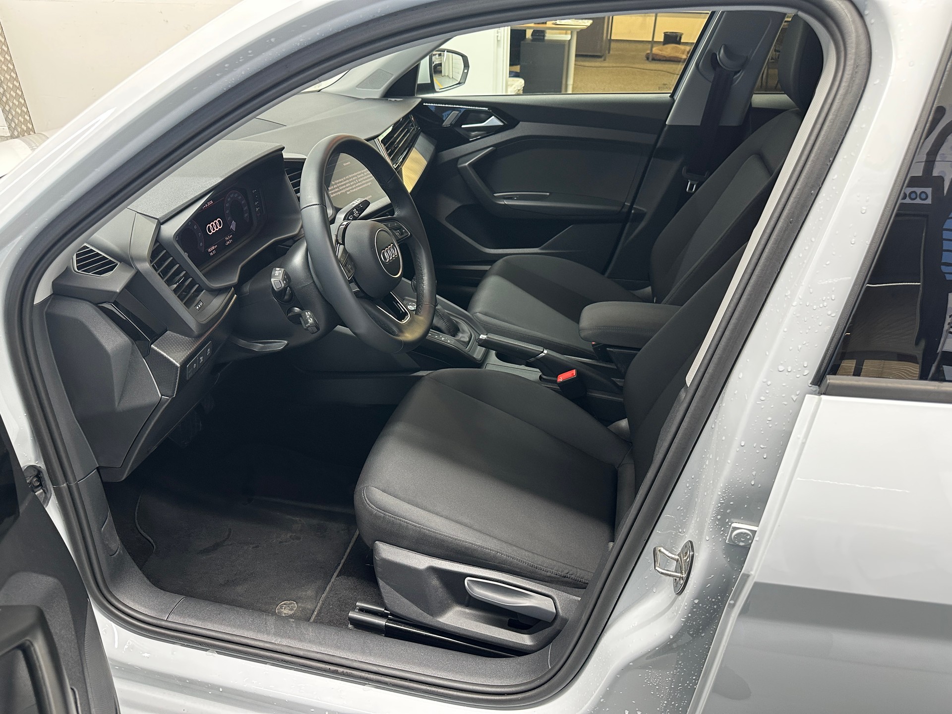 AUDI A1 Sportback 30 TFSI S-tronic-image-7