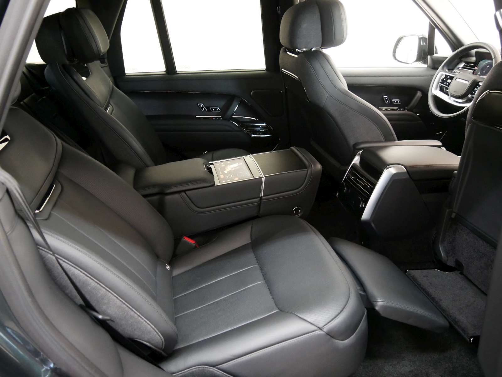 LAND ROVER Range Rover P510e Si6 PHEV SV Automatic-image-14