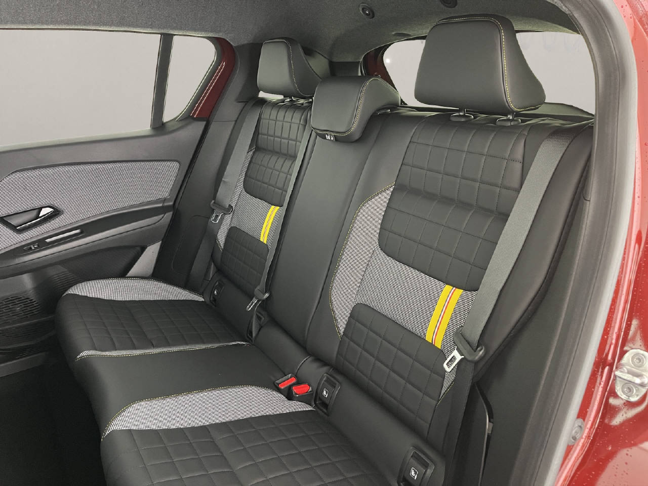 RENAULT R4 E-Tech Comfort Range iconic-image-15