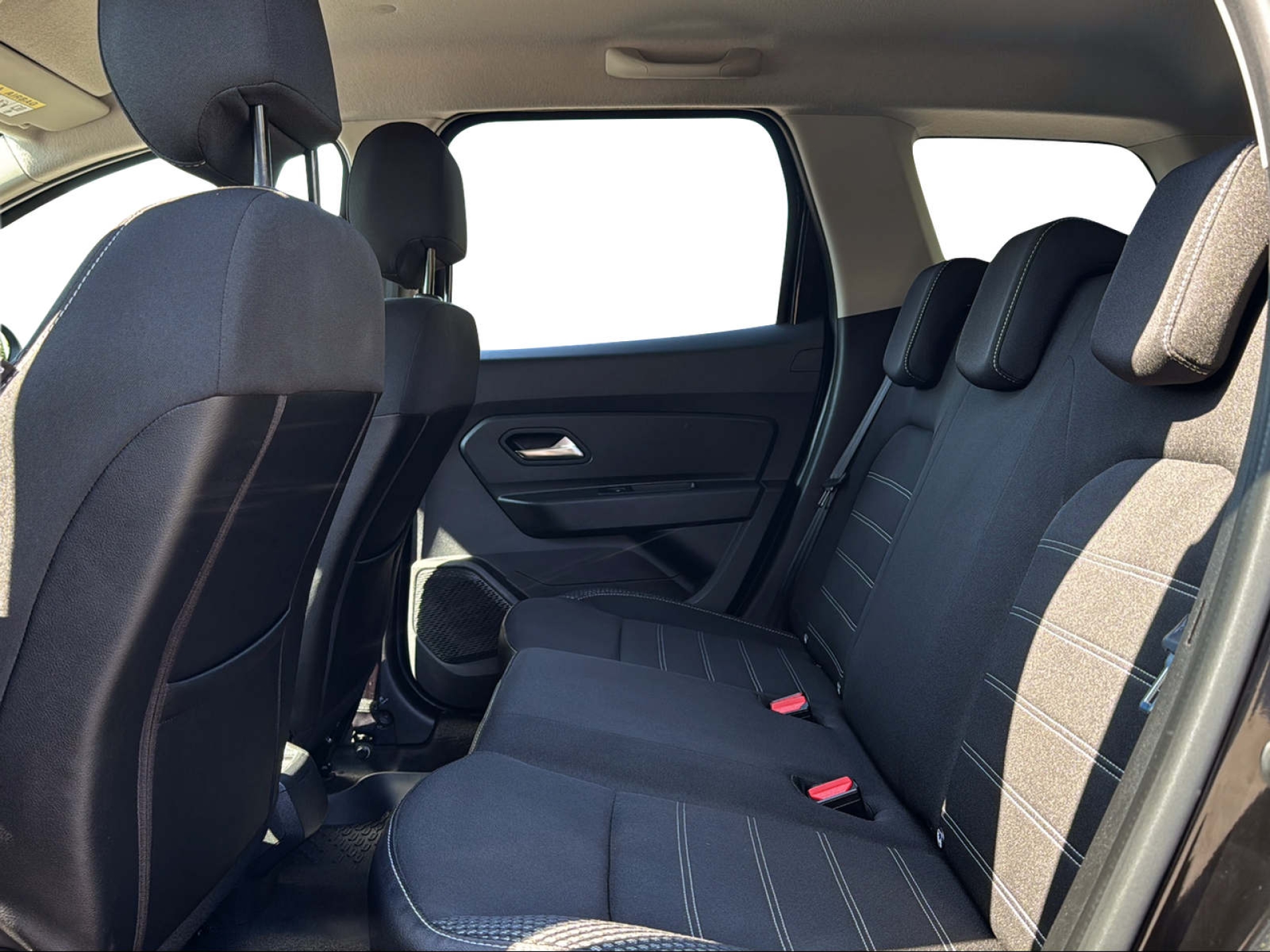 DACIA Duster 1.6 Prestige 4WD-image-14