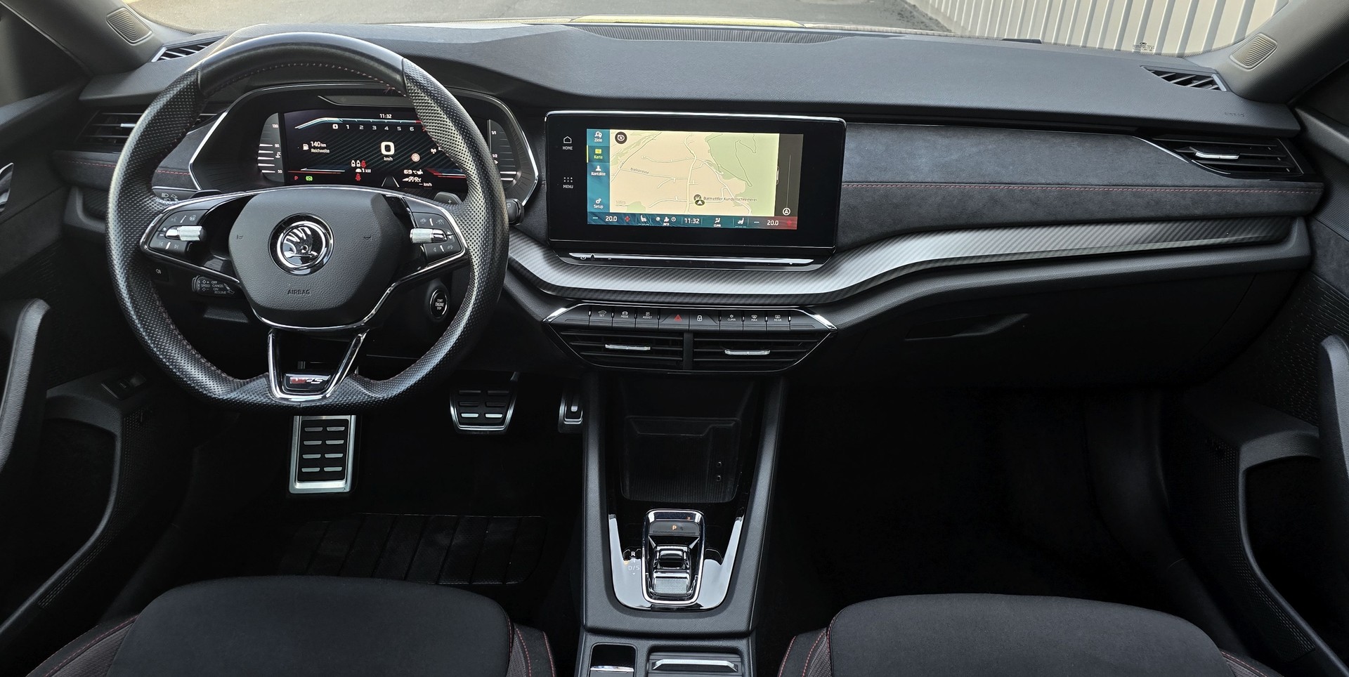 SKODA Octavia Combi 2.0 TSI DSG RS-image-5