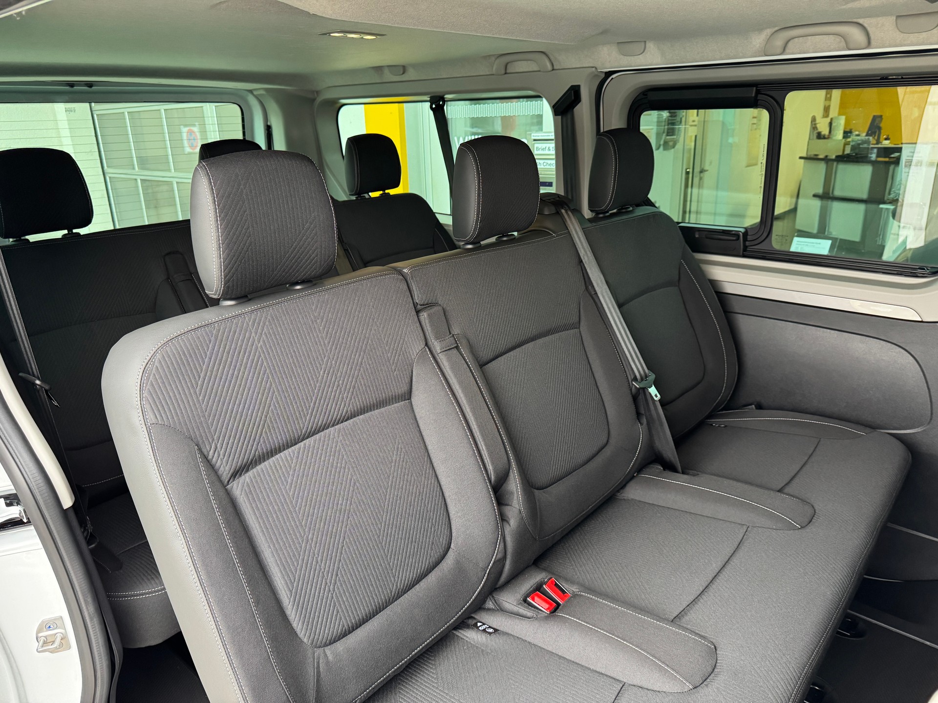 RENAULT Trafic Blue dCi 170 Grand Passenger Techno EDC-image-12