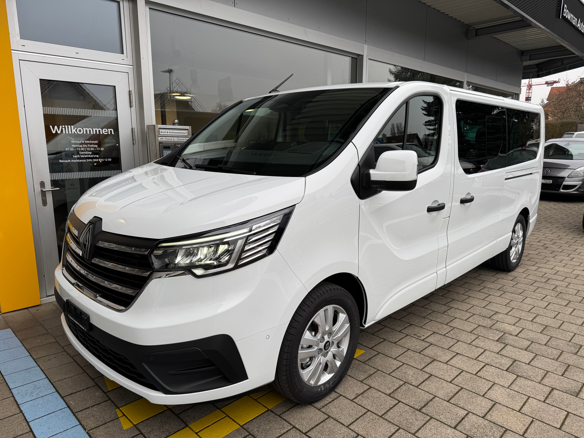 RENAULT Trafic Blue dCi 170 Grand Passenger Techno EDC-image-1