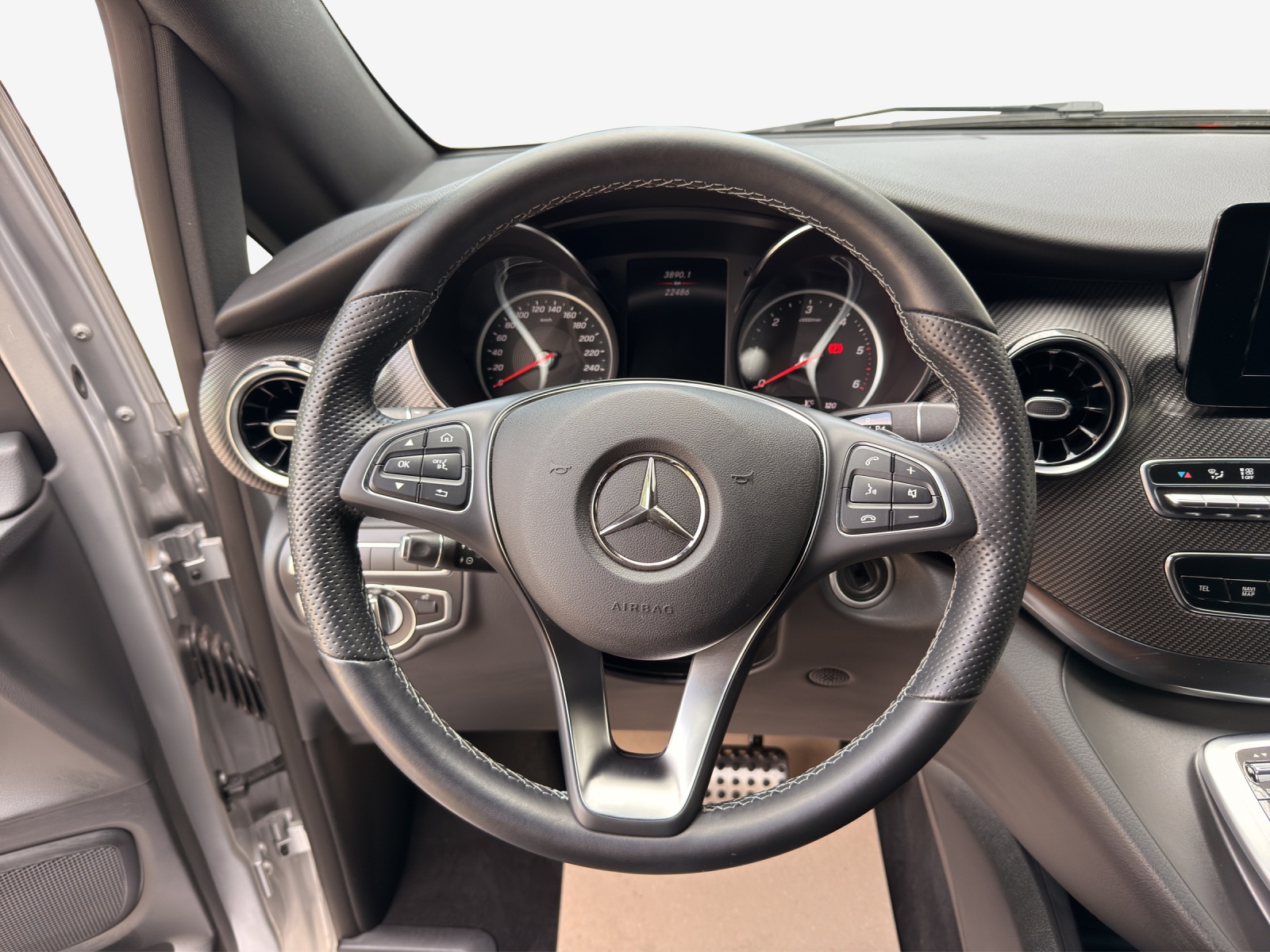 MERCEDES-BENZ V 250 d lang 4Matic 9G-Tronic-image-9