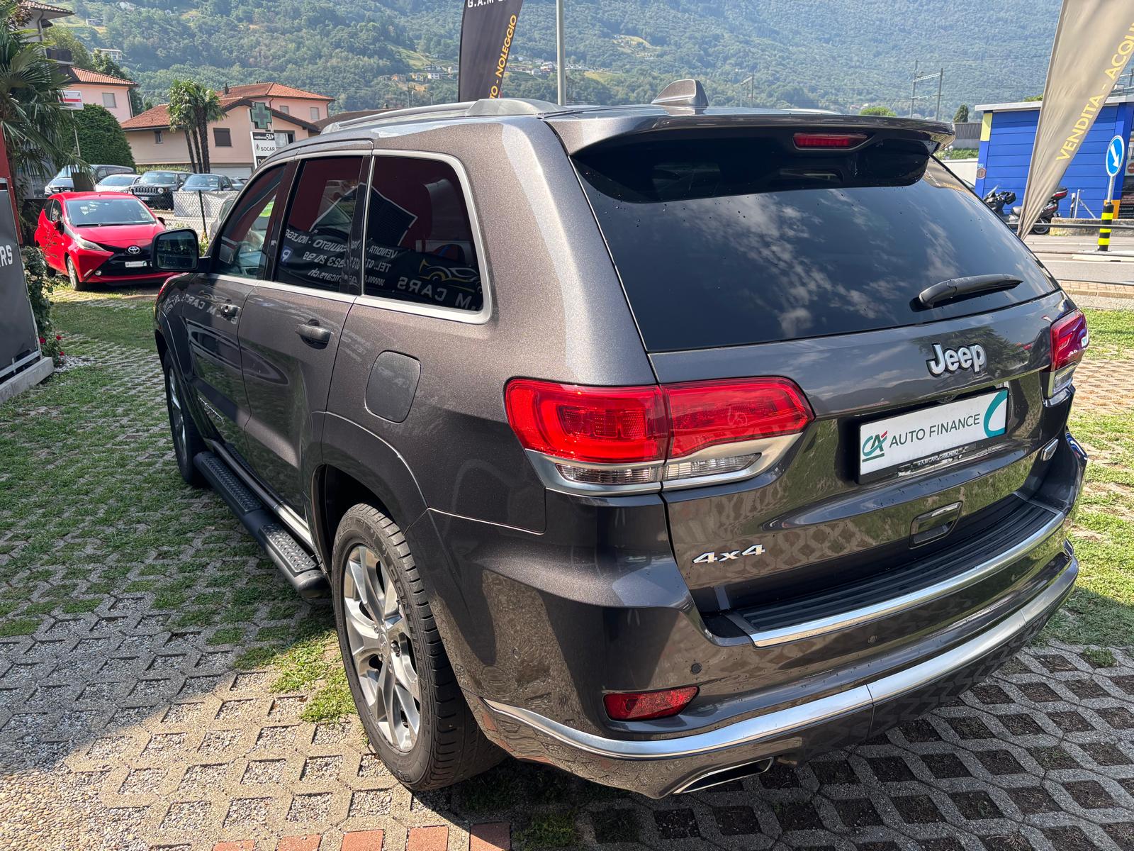 JEEP Grand Cherokee 3.0 CRD Summit Automatic-image-2