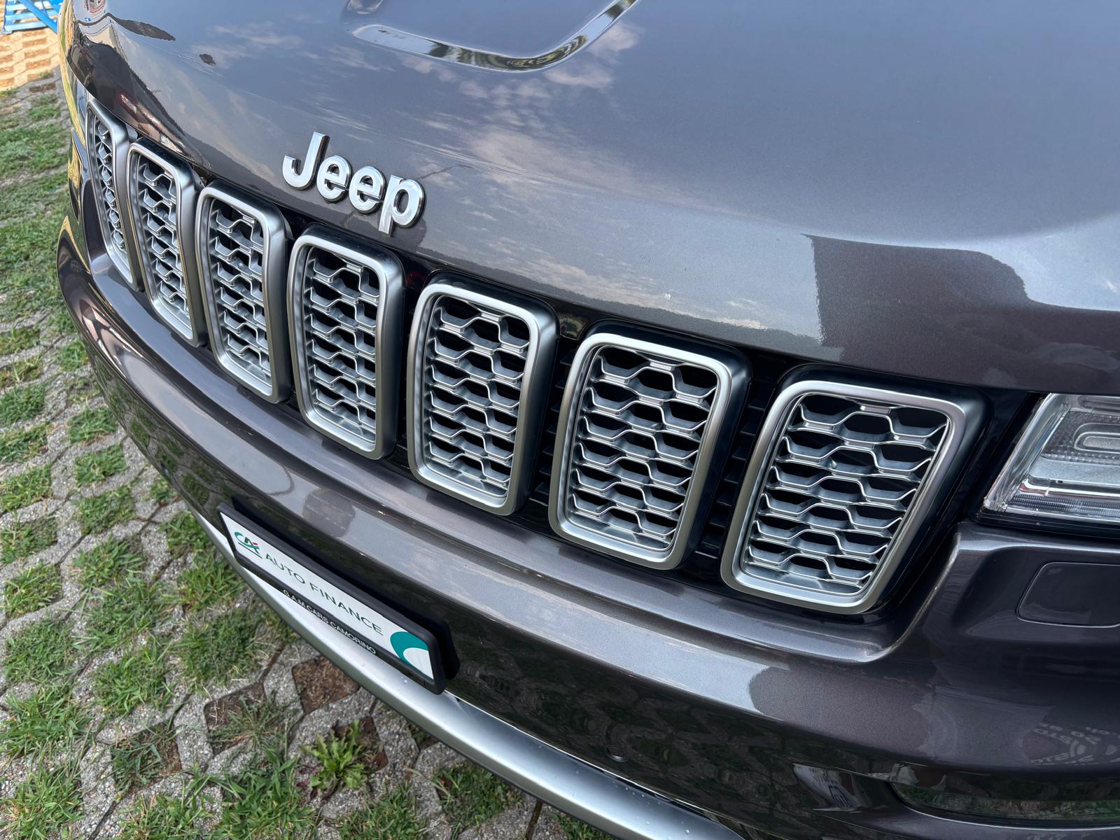 JEEP Grand Cherokee 3.0 CRD Summit Automatic-image-8