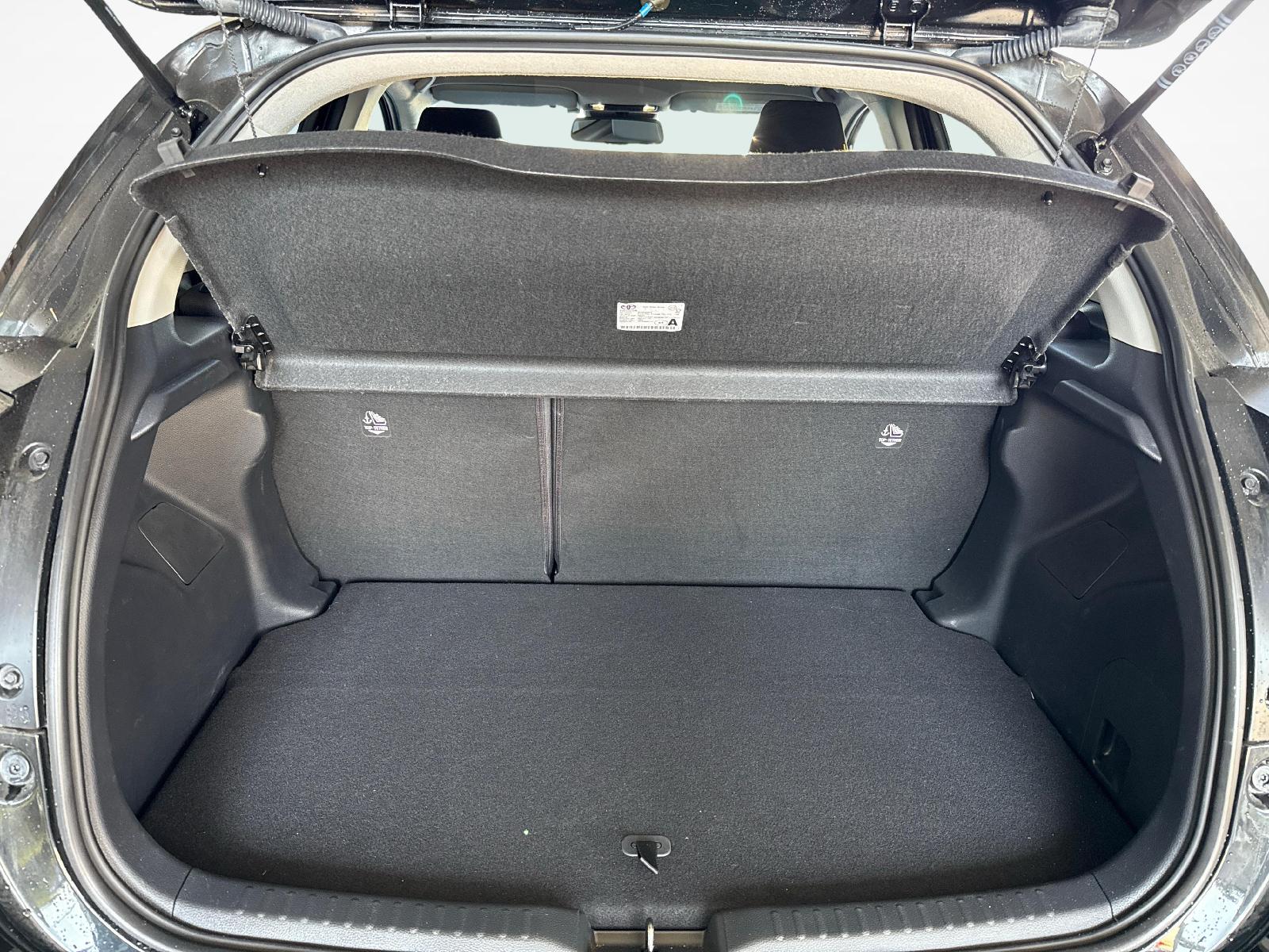TOYOTA Yaris 1.5 VVT-i HSD Trend-image-11