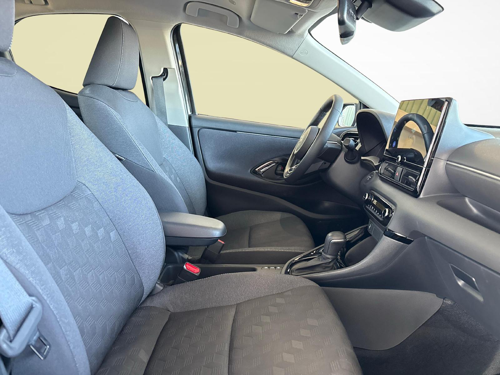 TOYOTA Yaris 1.5 VVT-i HSD Trend-image-9