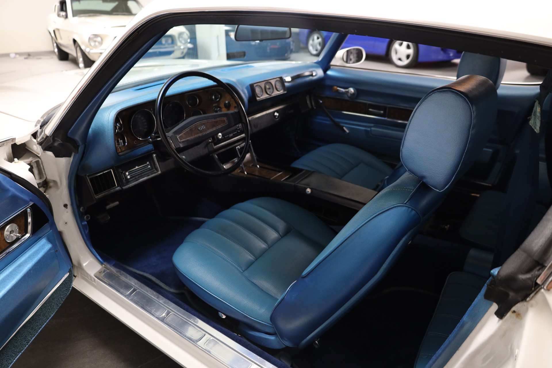 CHEVROLET SS 350-image-9