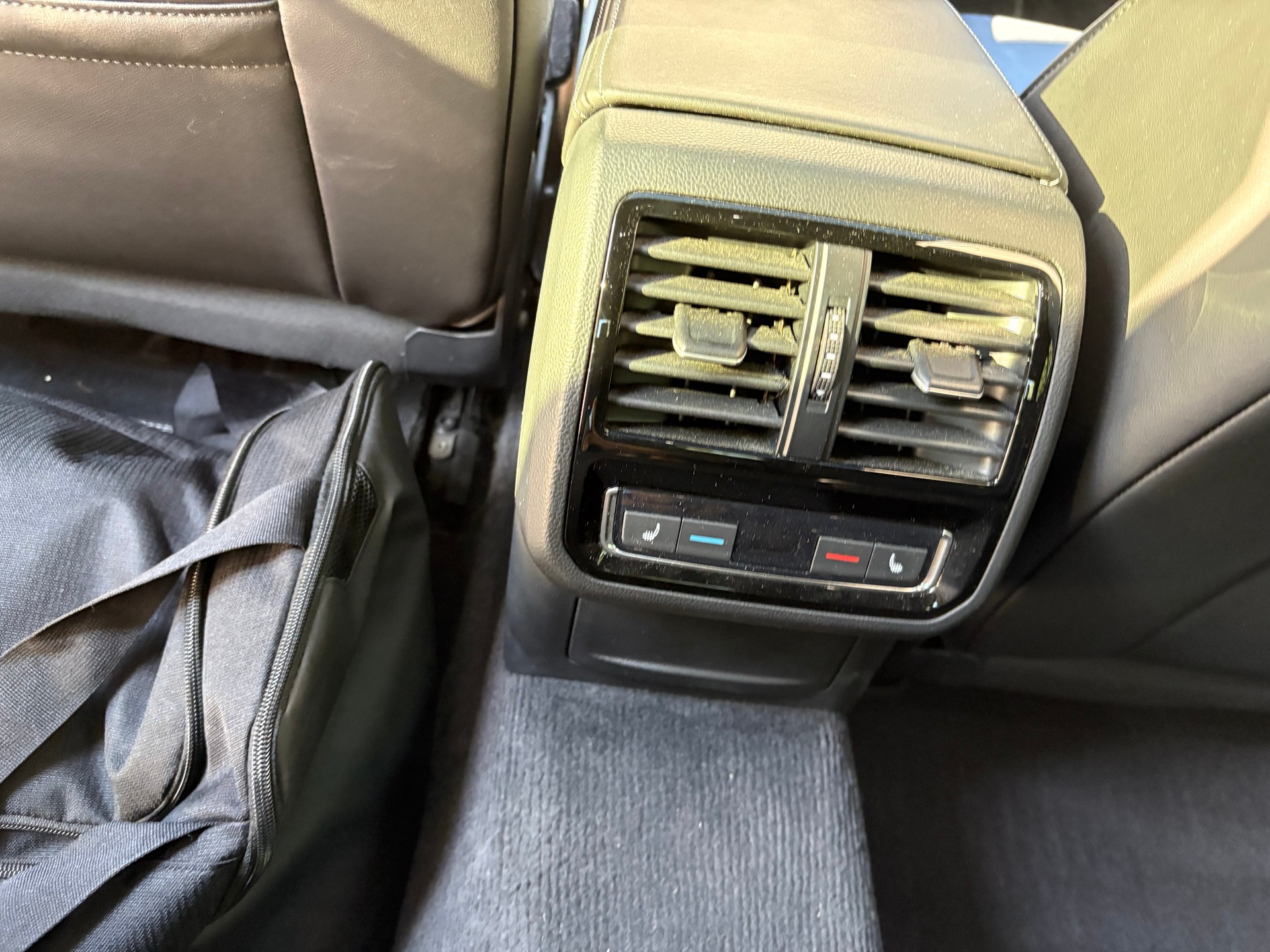 VW Arteon 2.0 TSI BMT R-Line 4Motion DSG-image-7