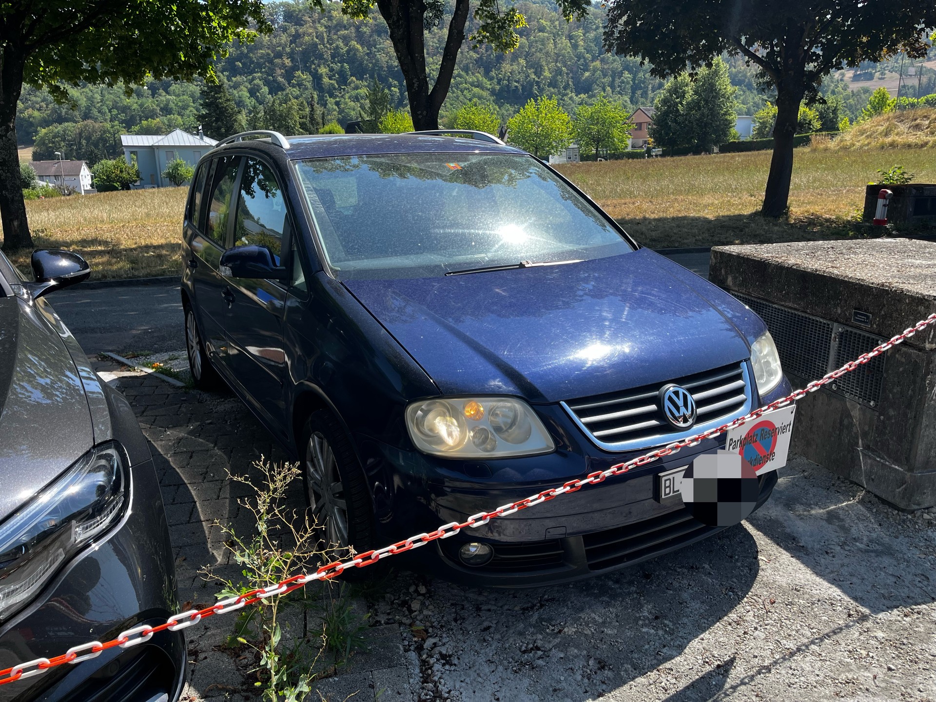 VW TOURAN-image-0