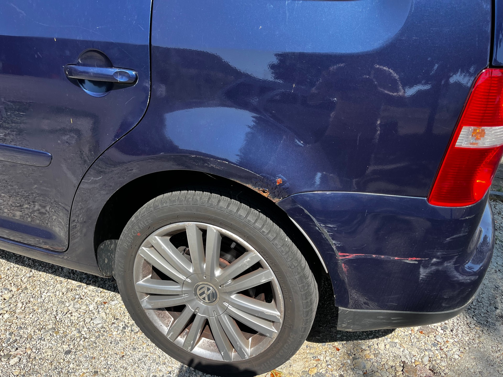 VW TOURAN-image-8