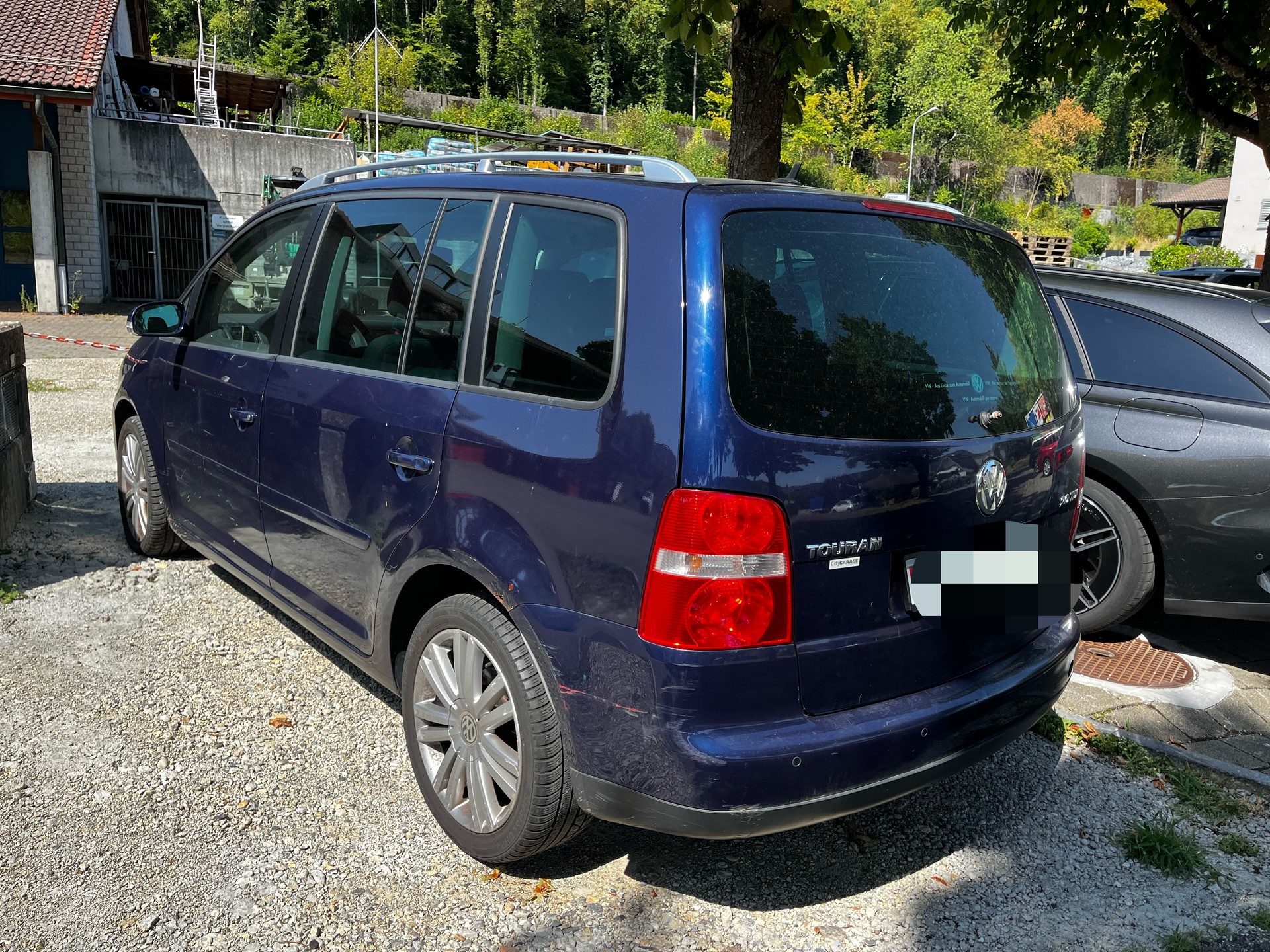 VW TOURAN-image-1