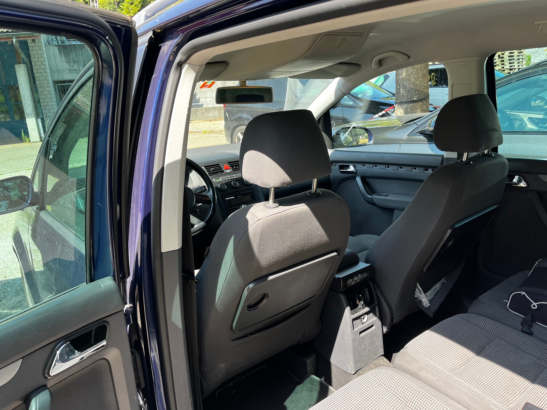VW TOURAN-image-4